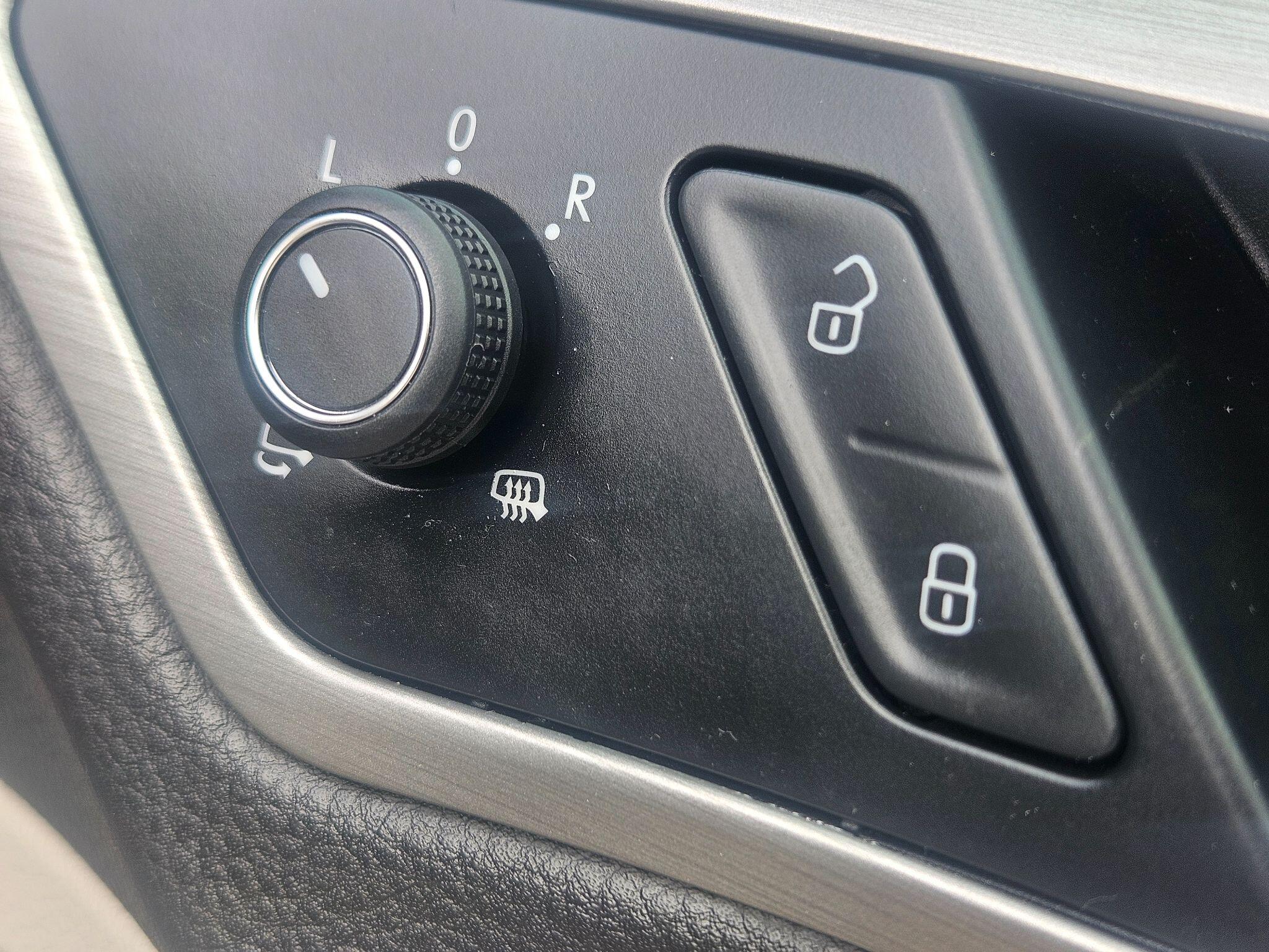2015 Volkswagen Golf image 43
