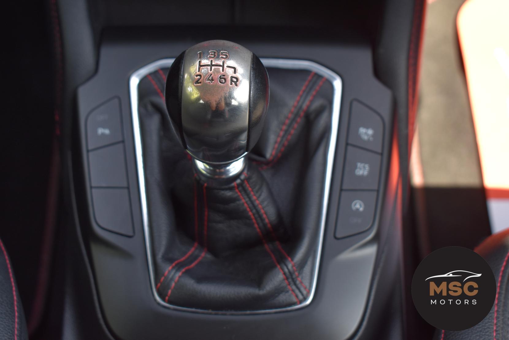 Ford Focus view 45