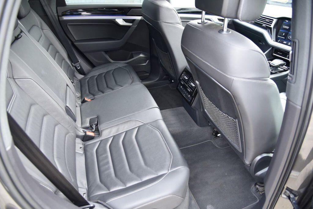 Volkswagen Touareg view 24