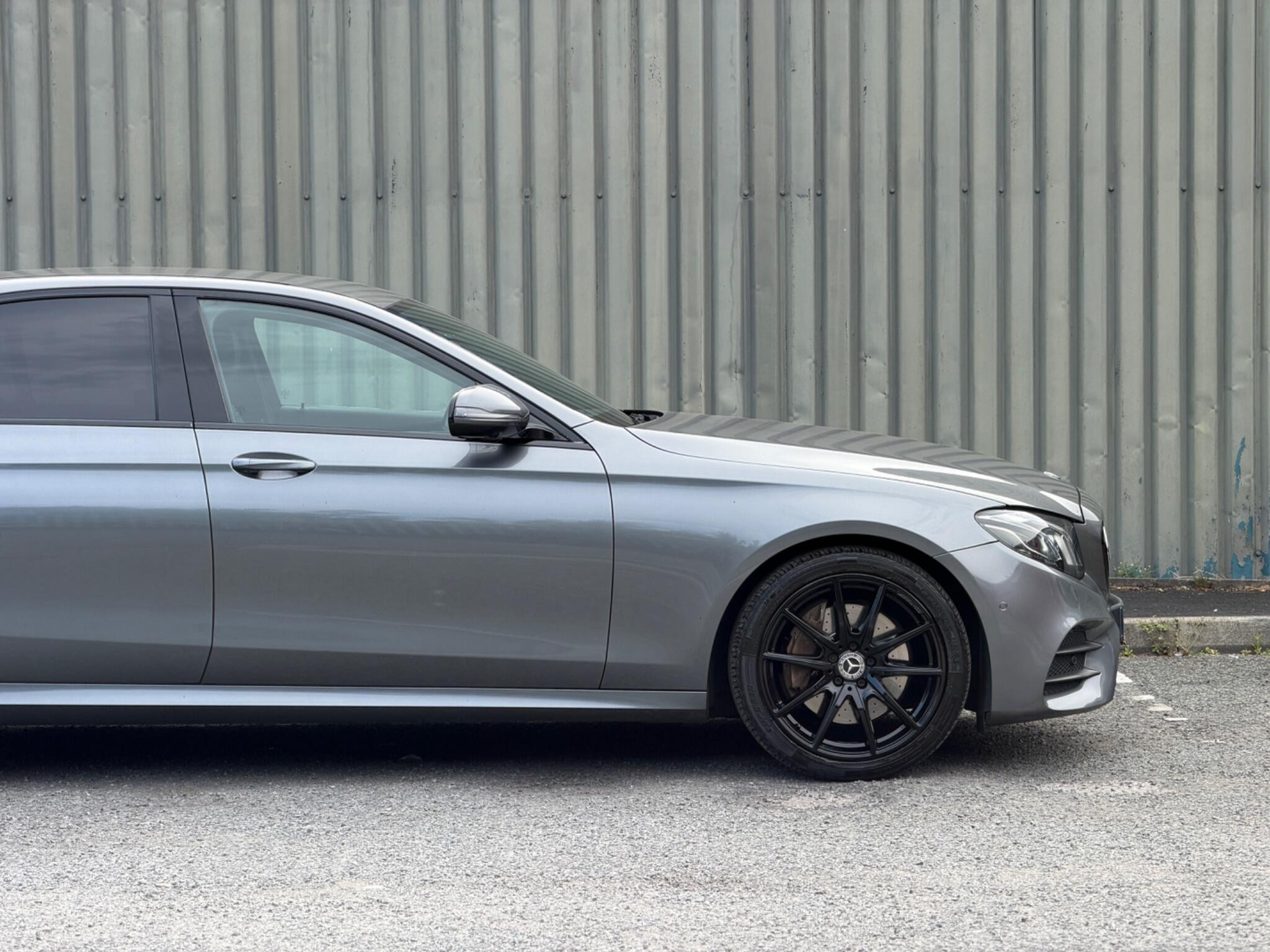 Mercedes-Benz E Class view 25