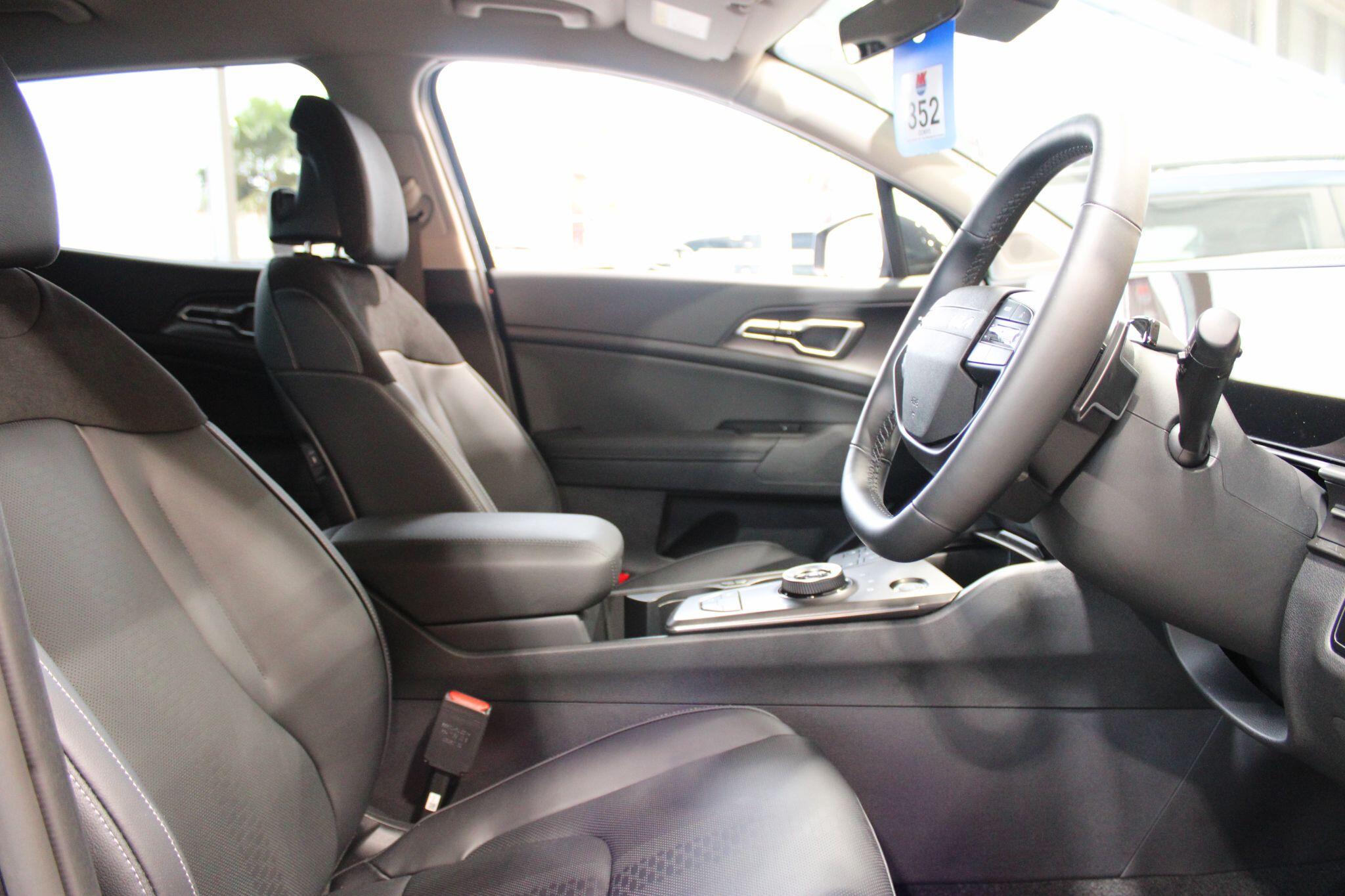 Kia Sportage view 8