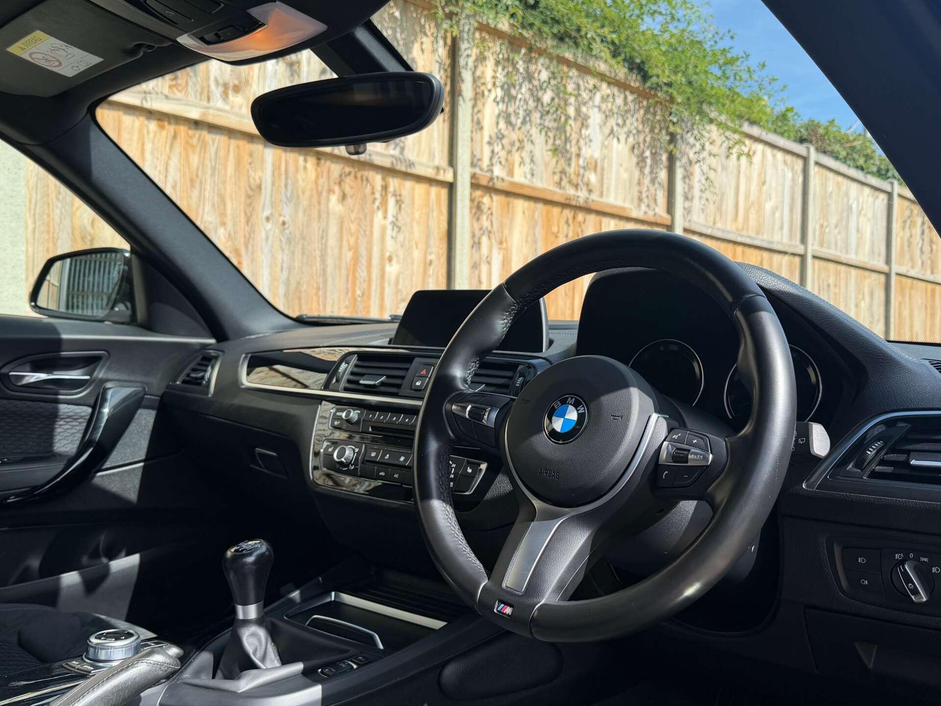 BMW 1 Series view 19