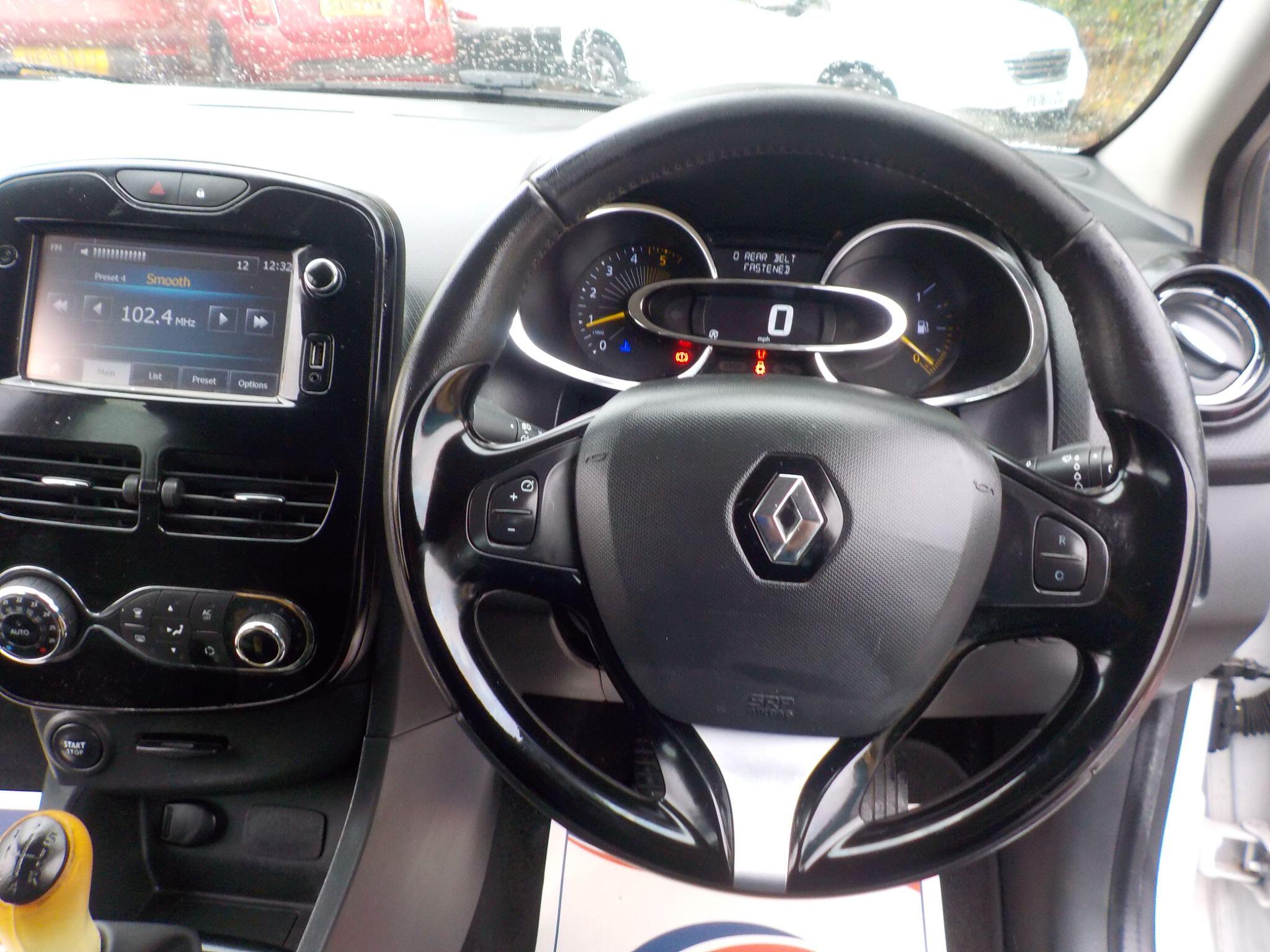 Renault Clio 1.5 dCi Dynamique S MediaNav Euro 5 (s/s) 5dr