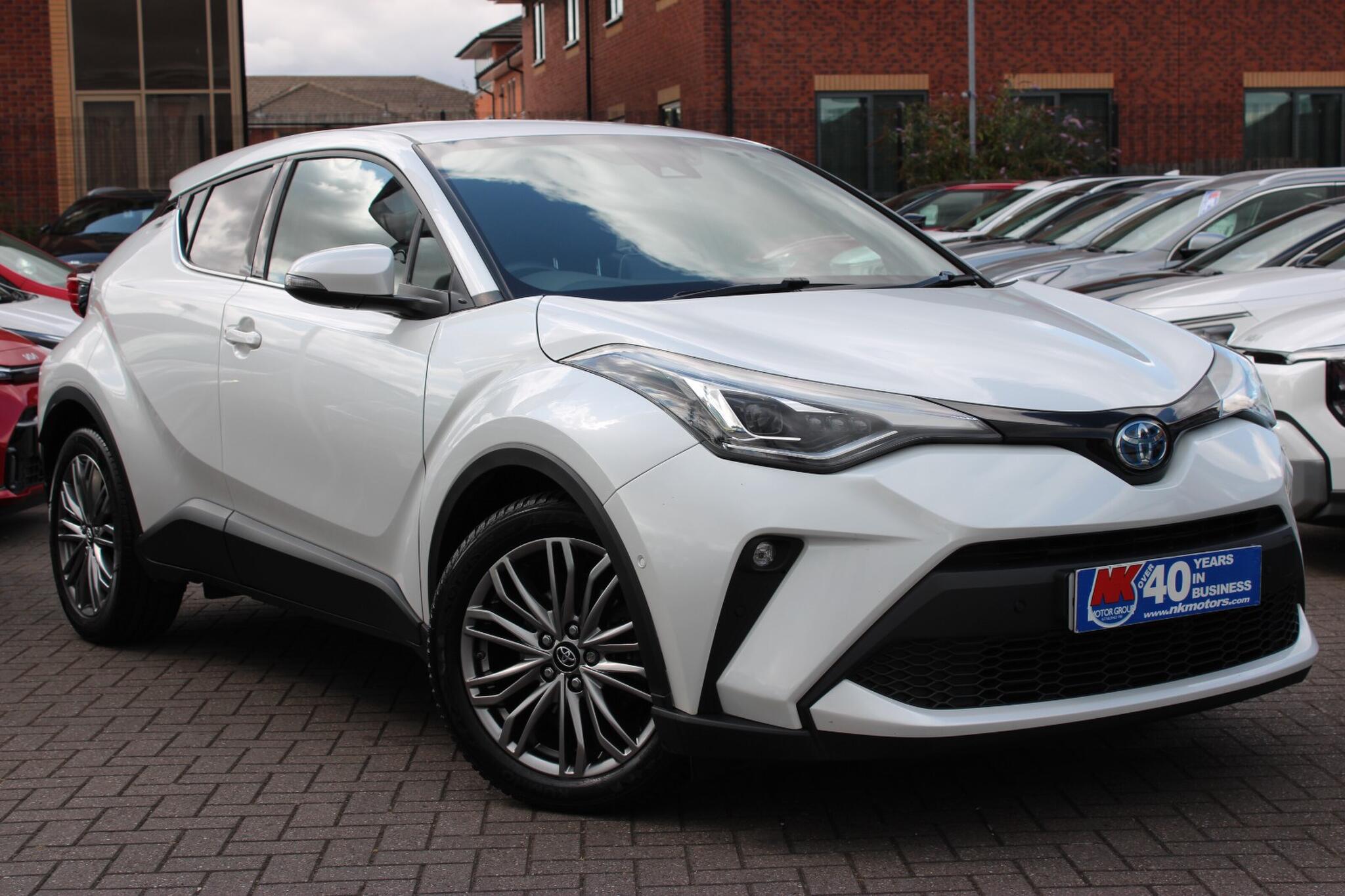 Toyota C-HR view 2