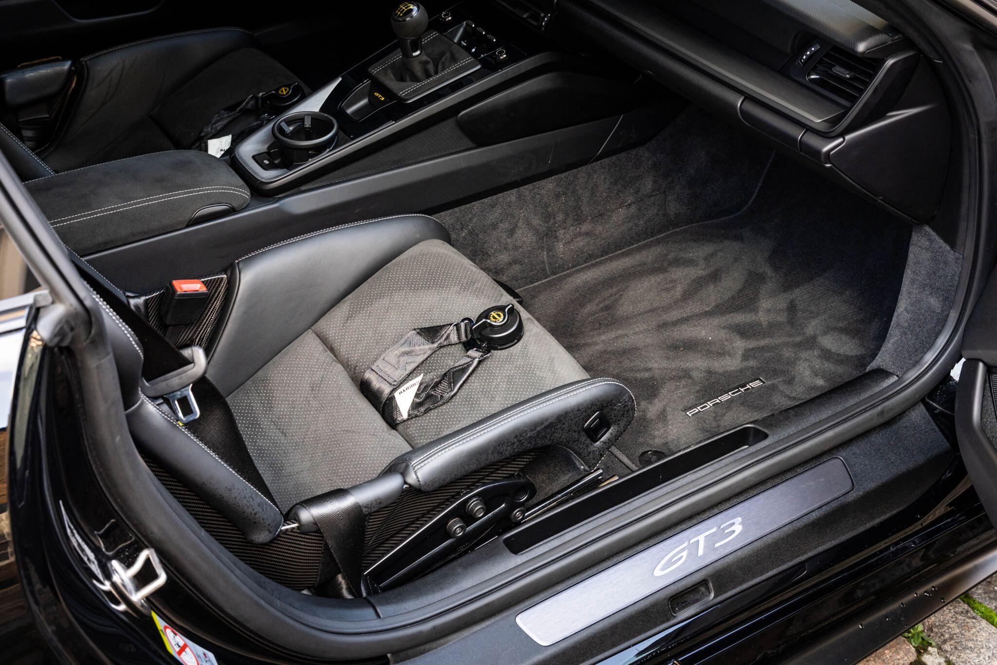 Porsche 911 view 56