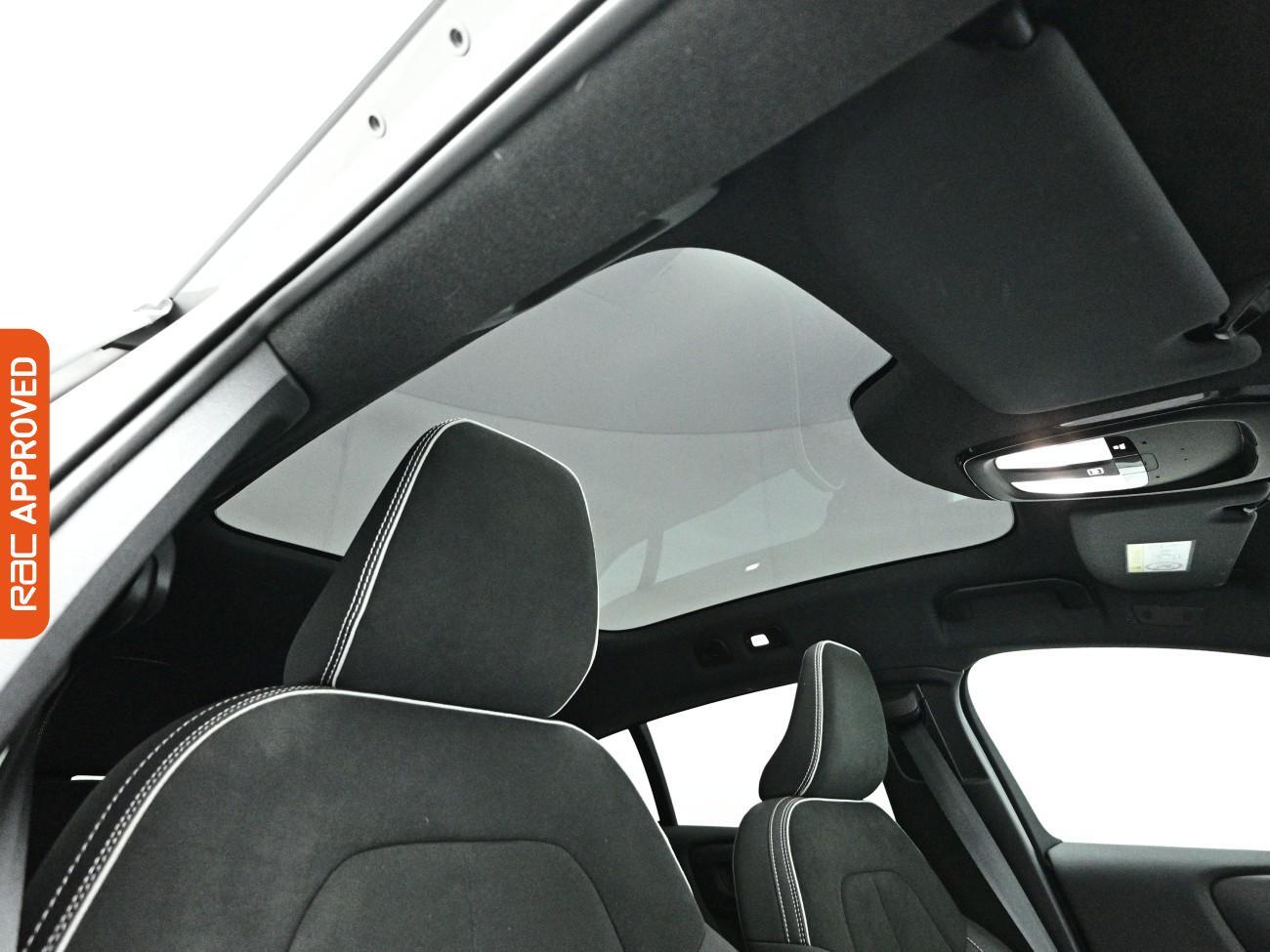 Volvo C40 view 3