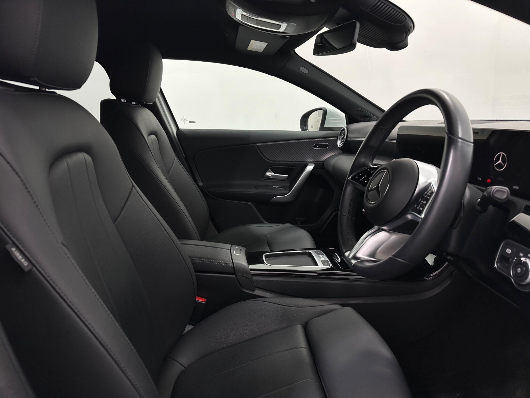 Mercedes-Benz A-Class view 32