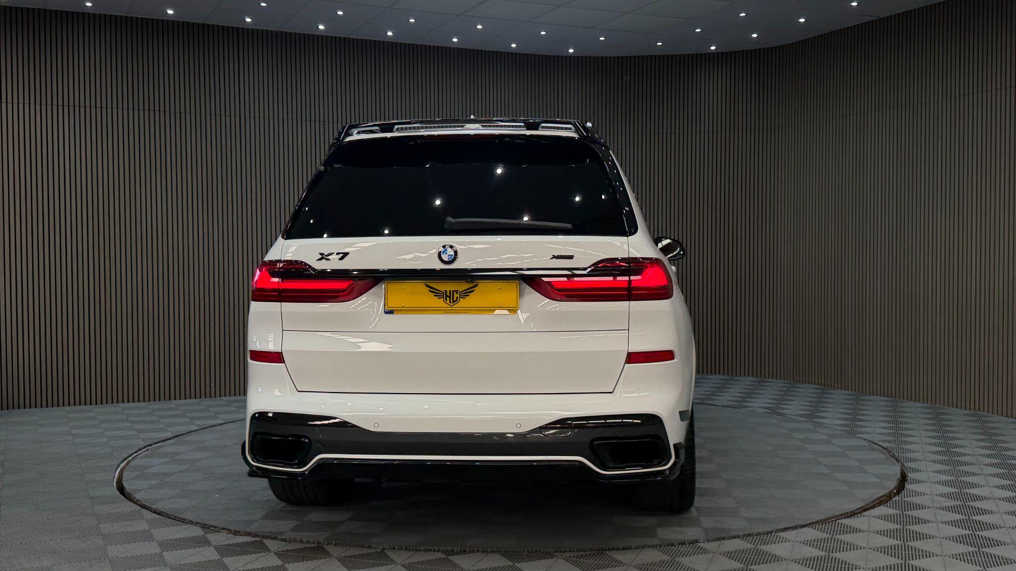 BMW X7 view 45