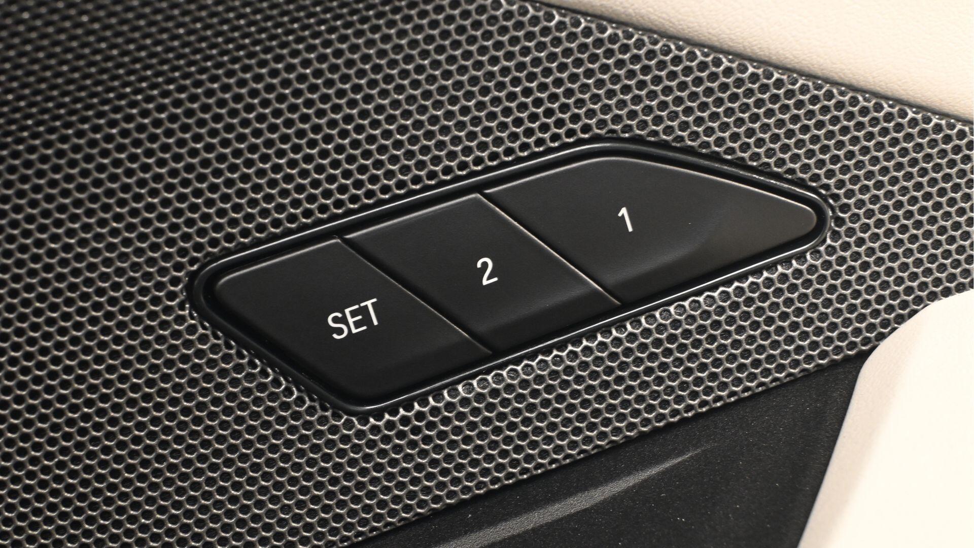 BMW I4 view 29