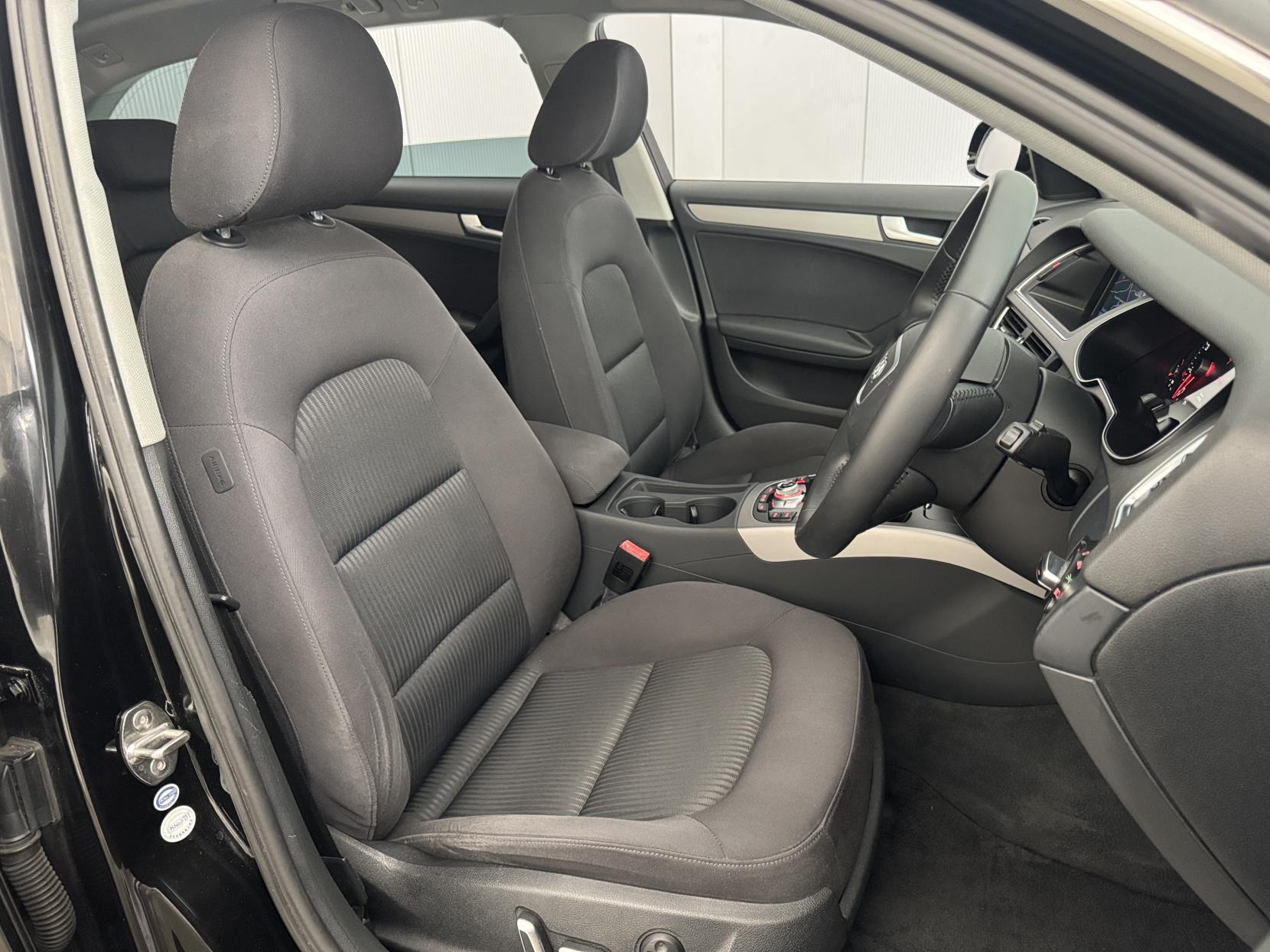 Audi A4 Avant view 47
