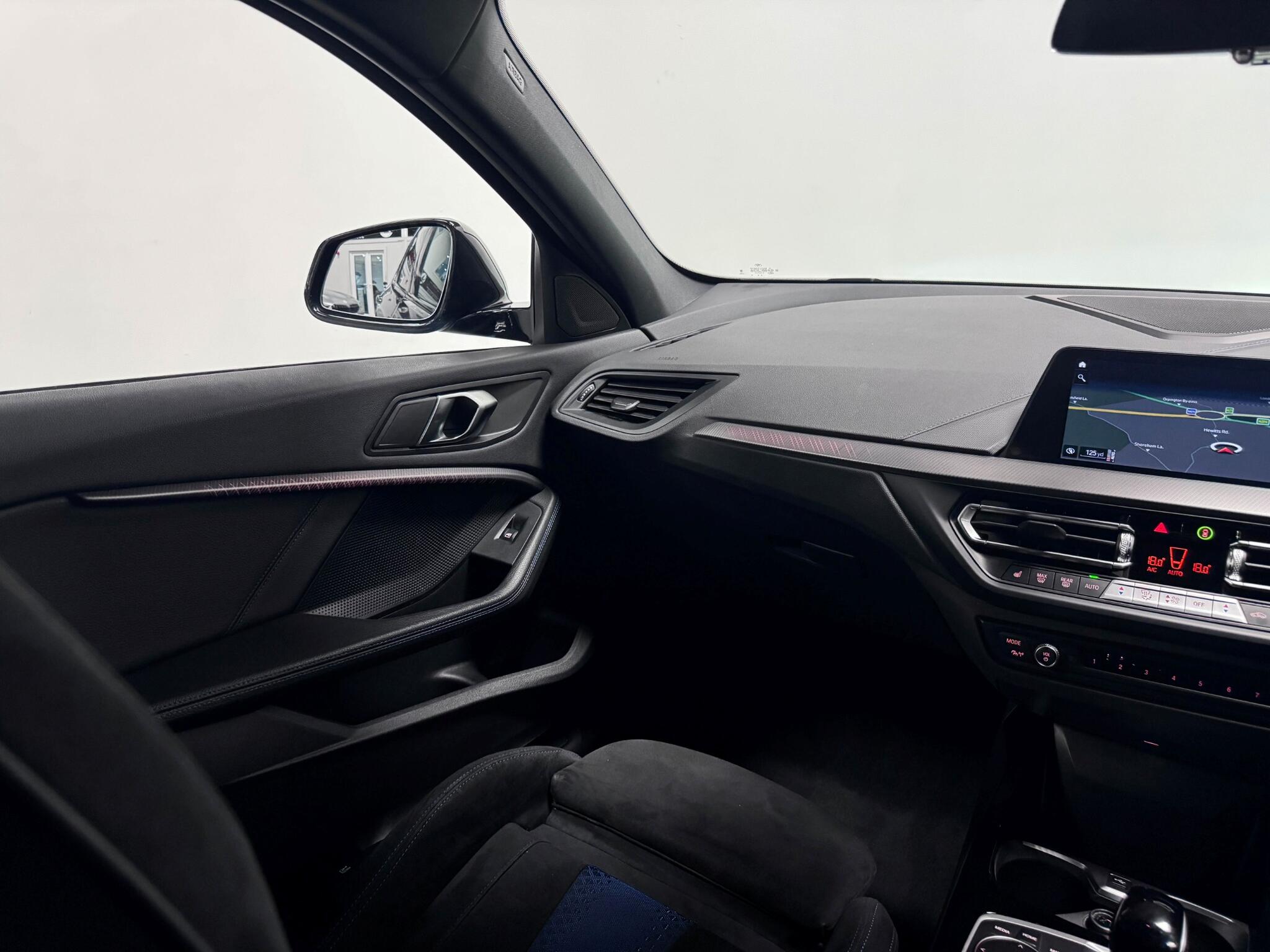 BMW 1 Series view 28