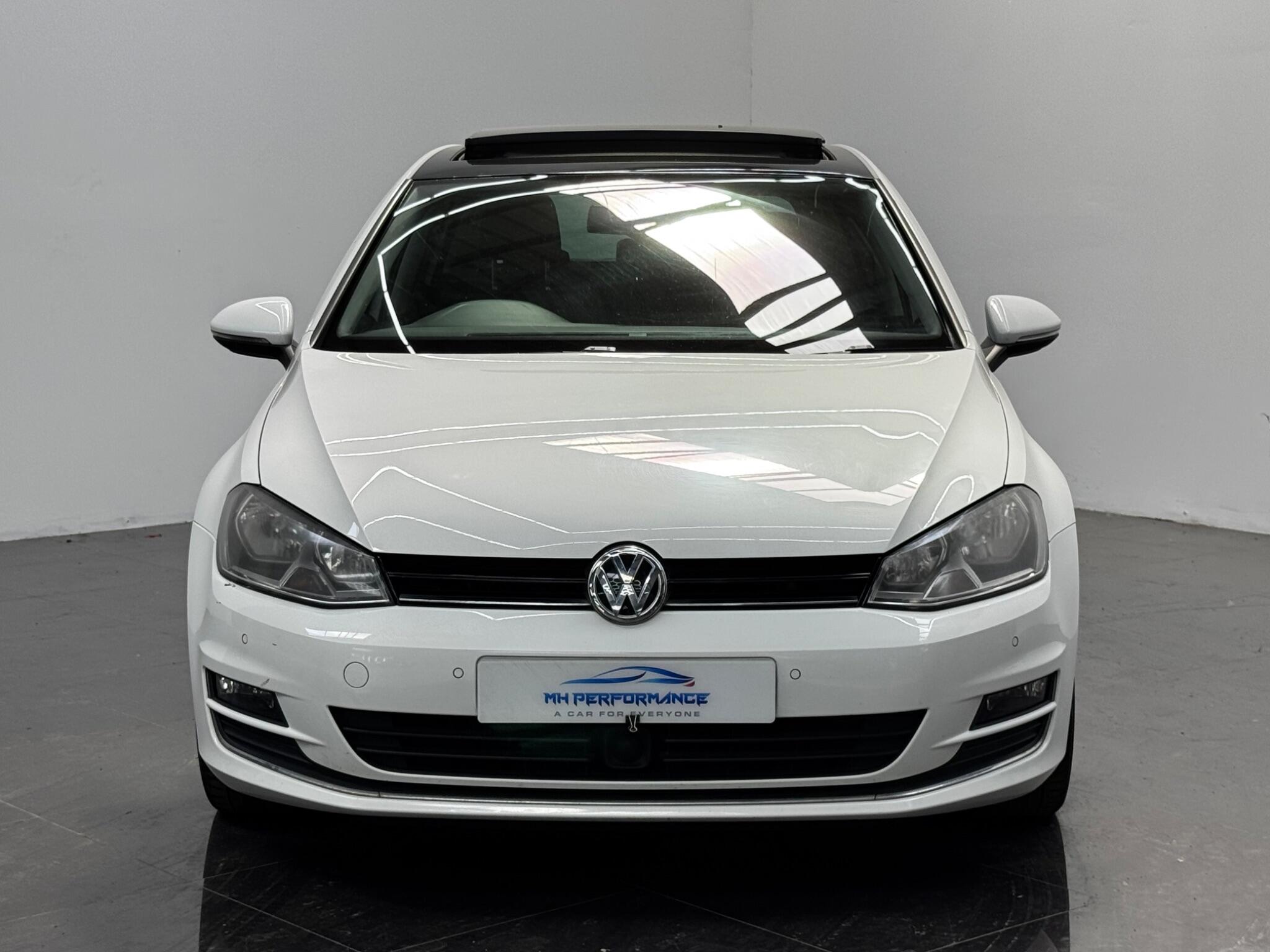Volkswagen Golf view 2