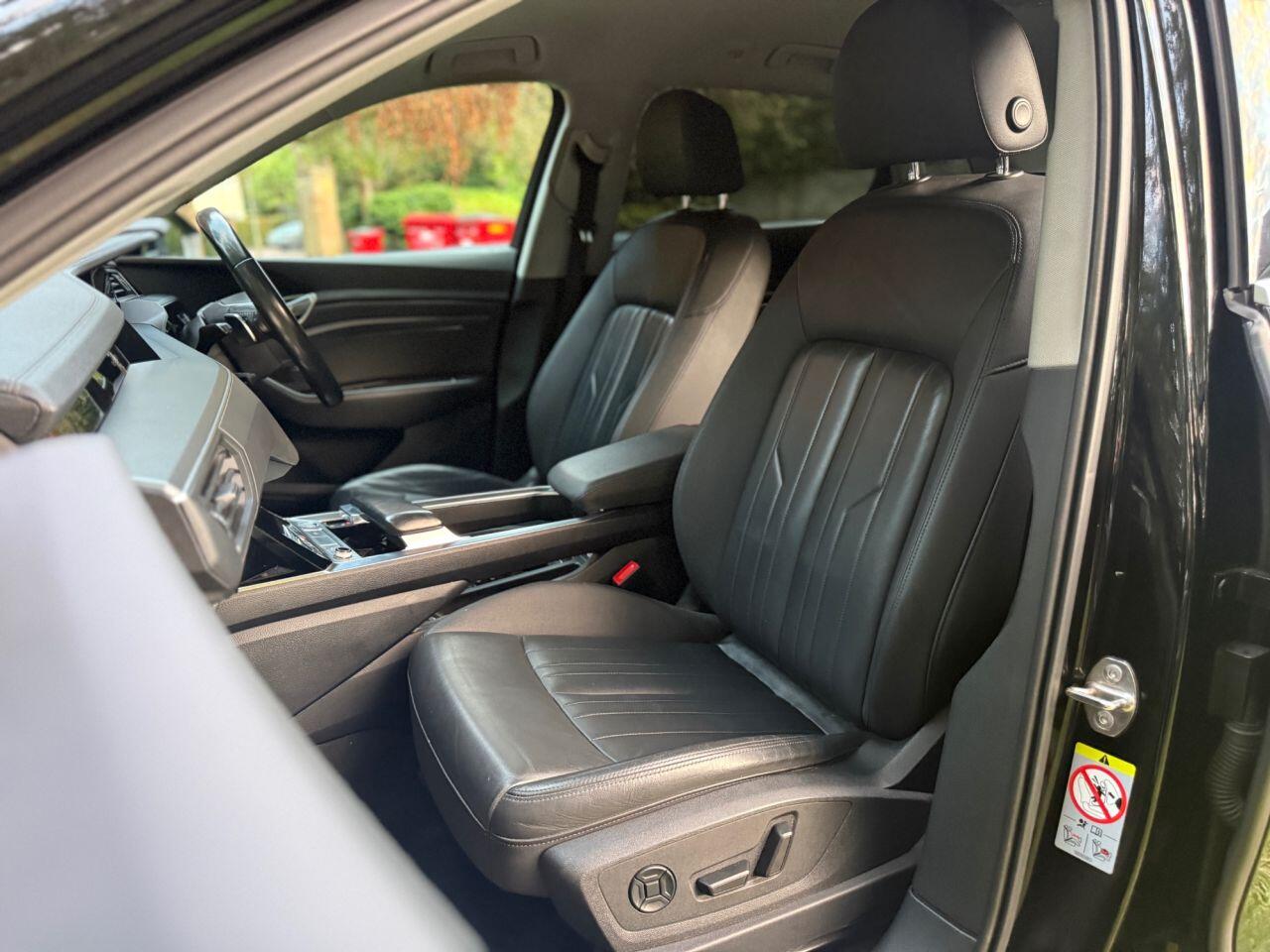 Audi e-tron view 8