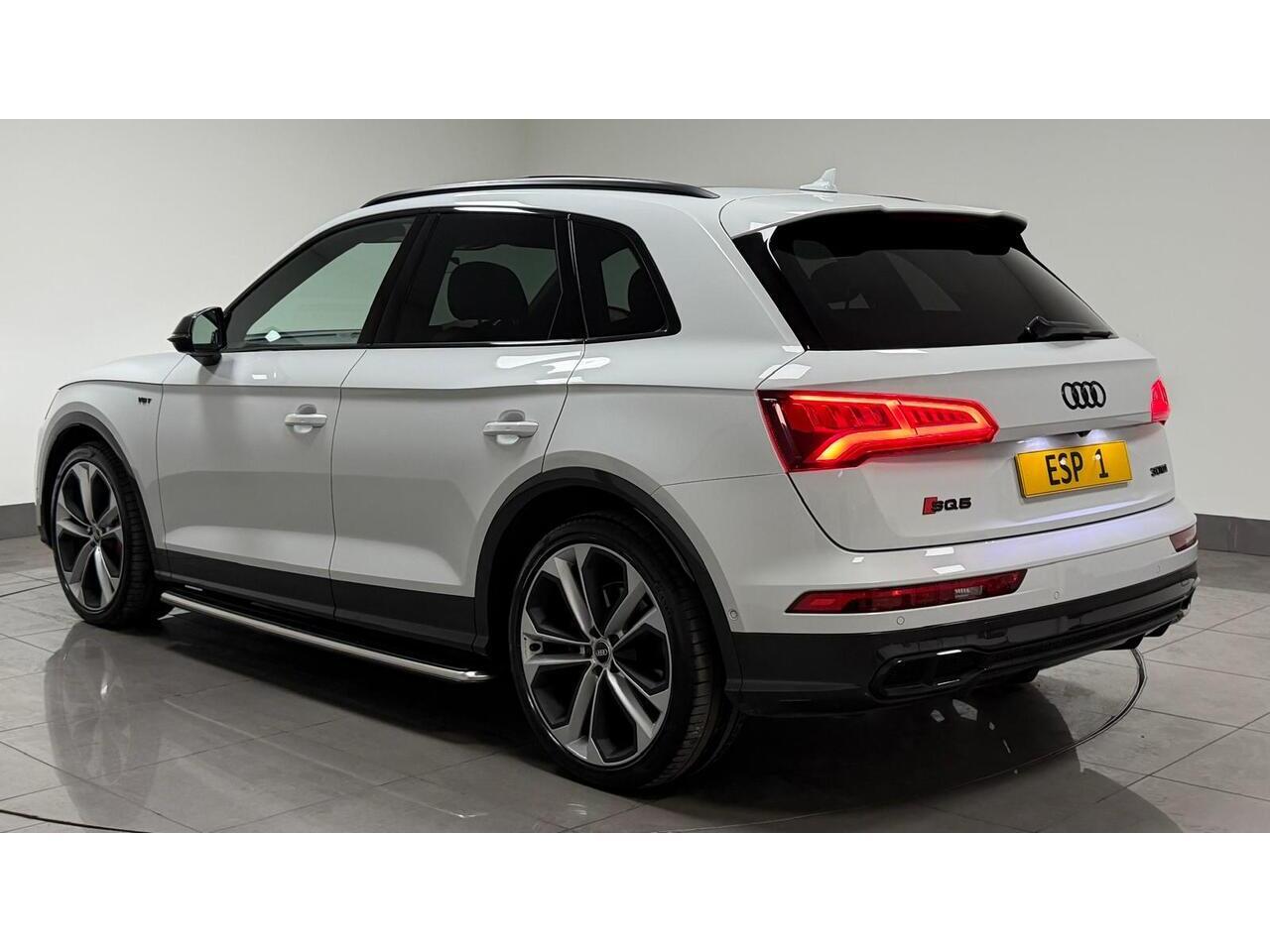 Audi SQ5 view 6