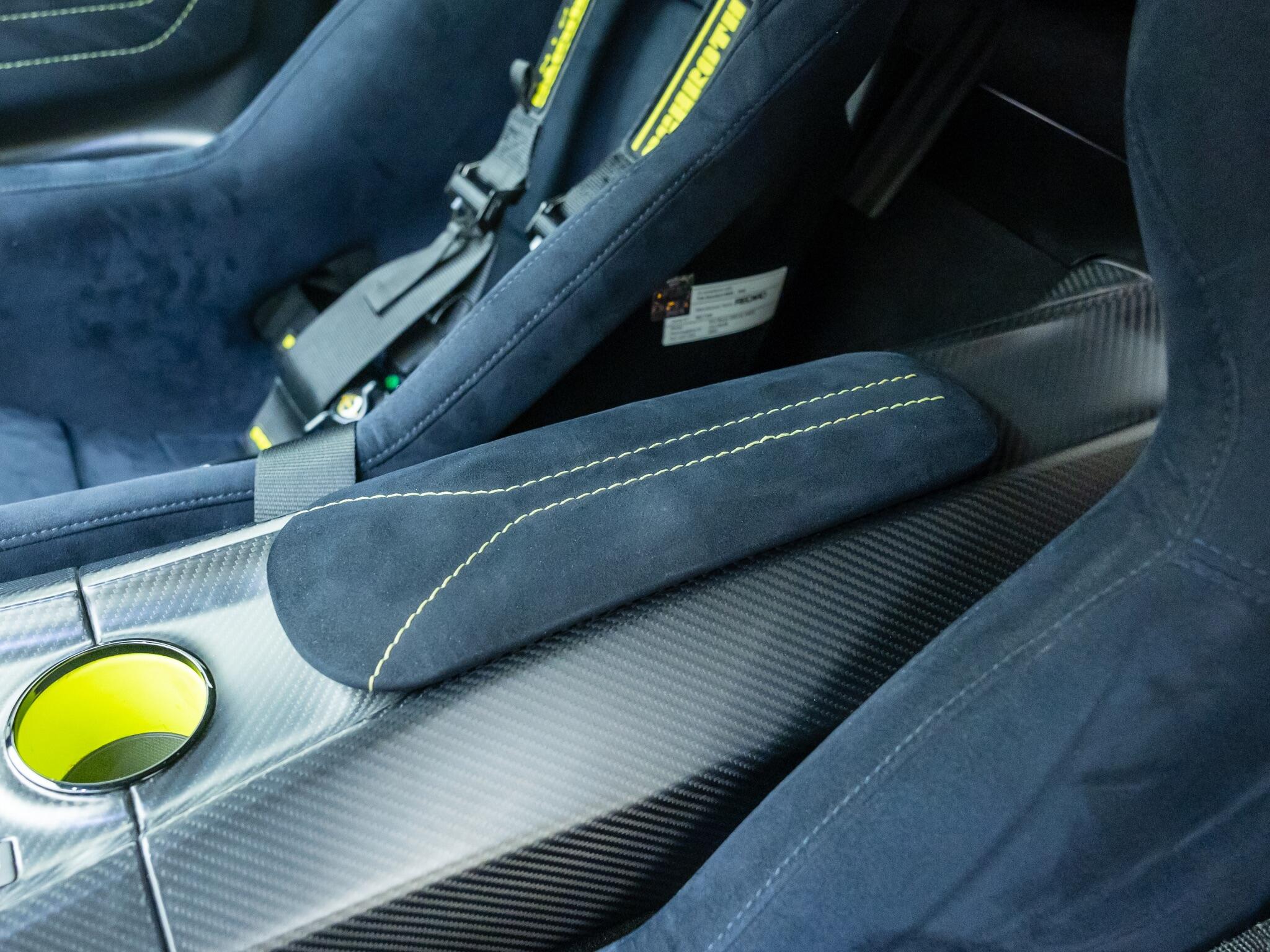 Aston Martin Vantage view 67