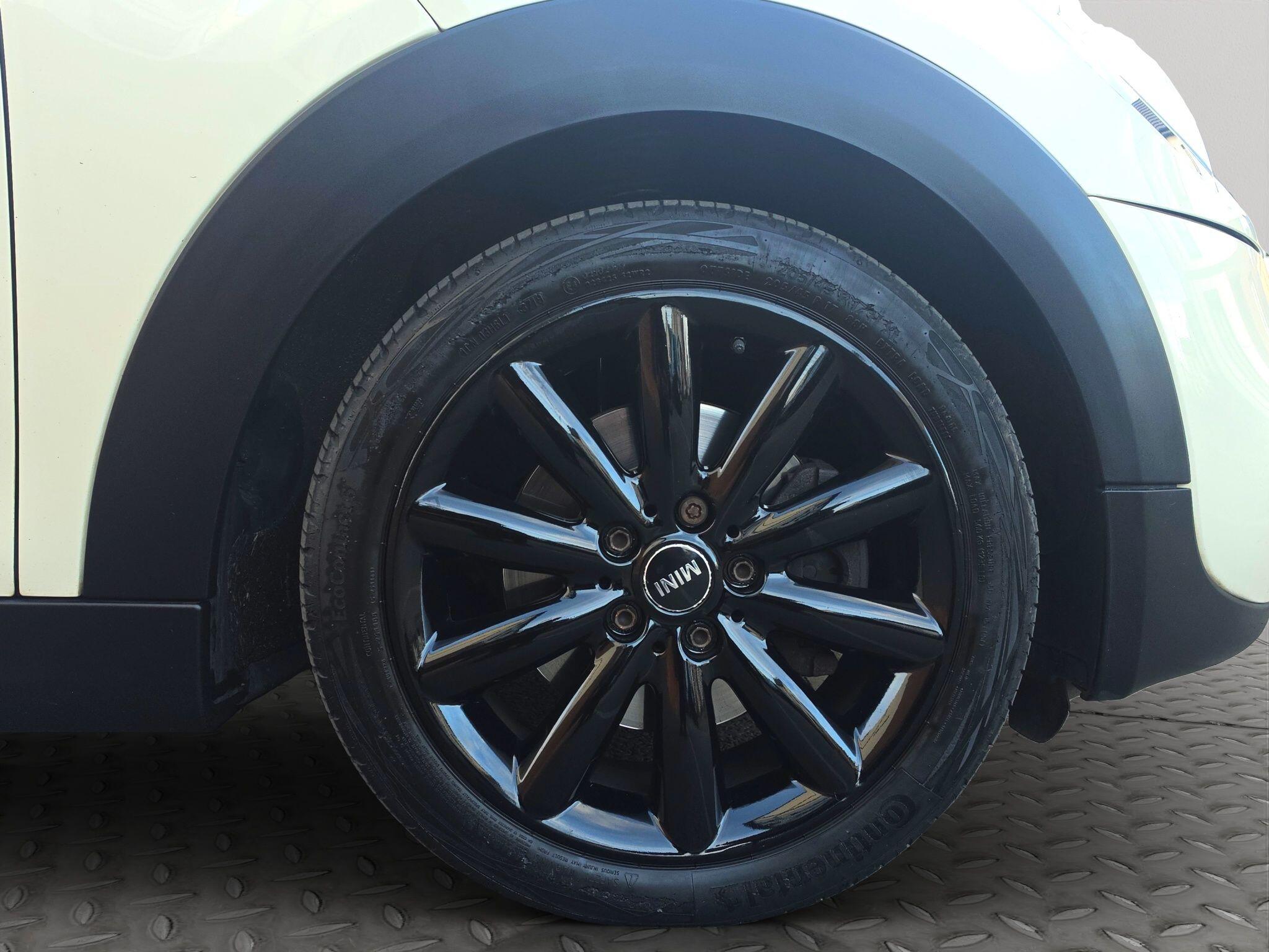 Mini Cooper view 20