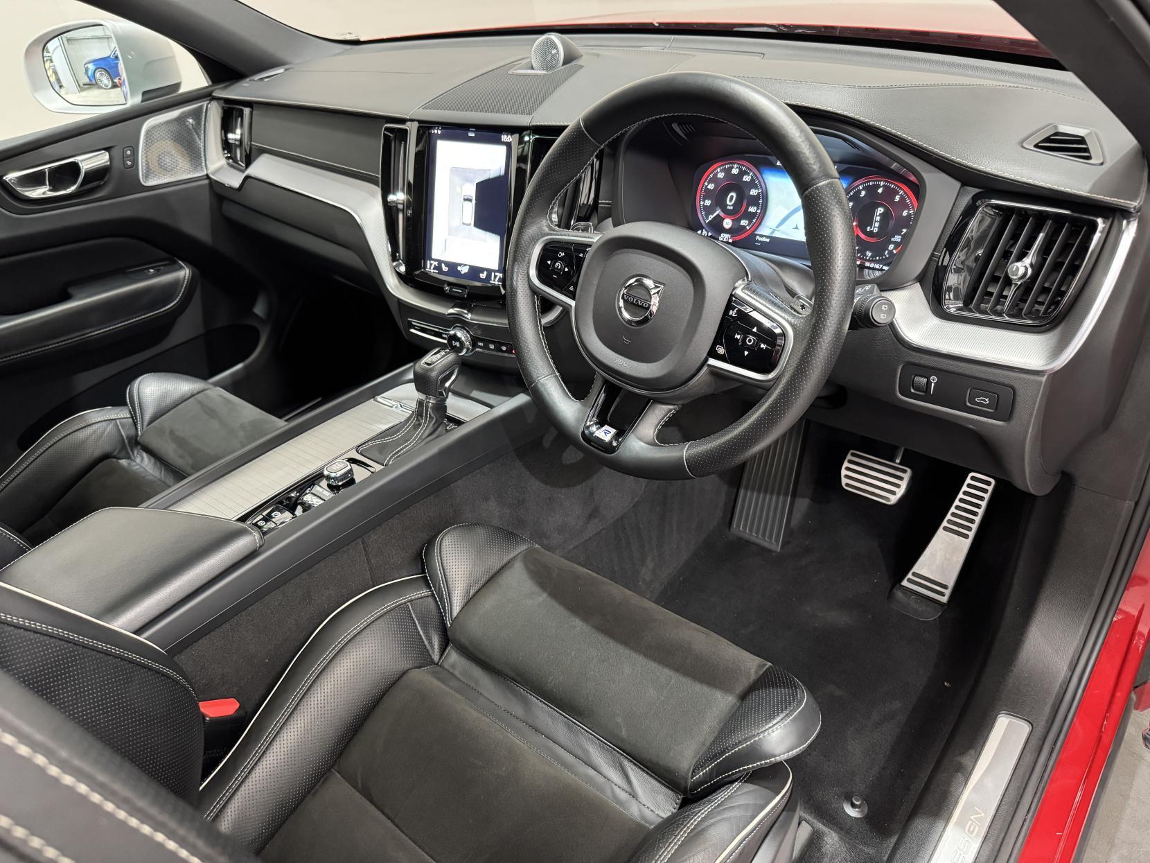 Volvo XC60 view 21