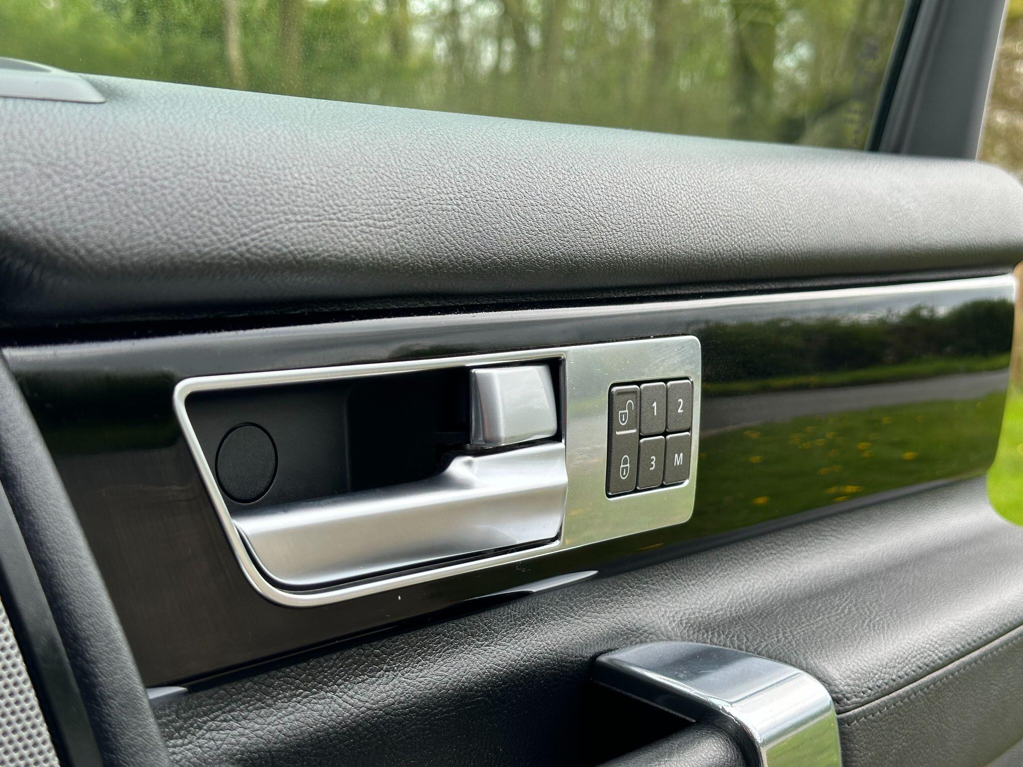 Land Rover Discovery view 29