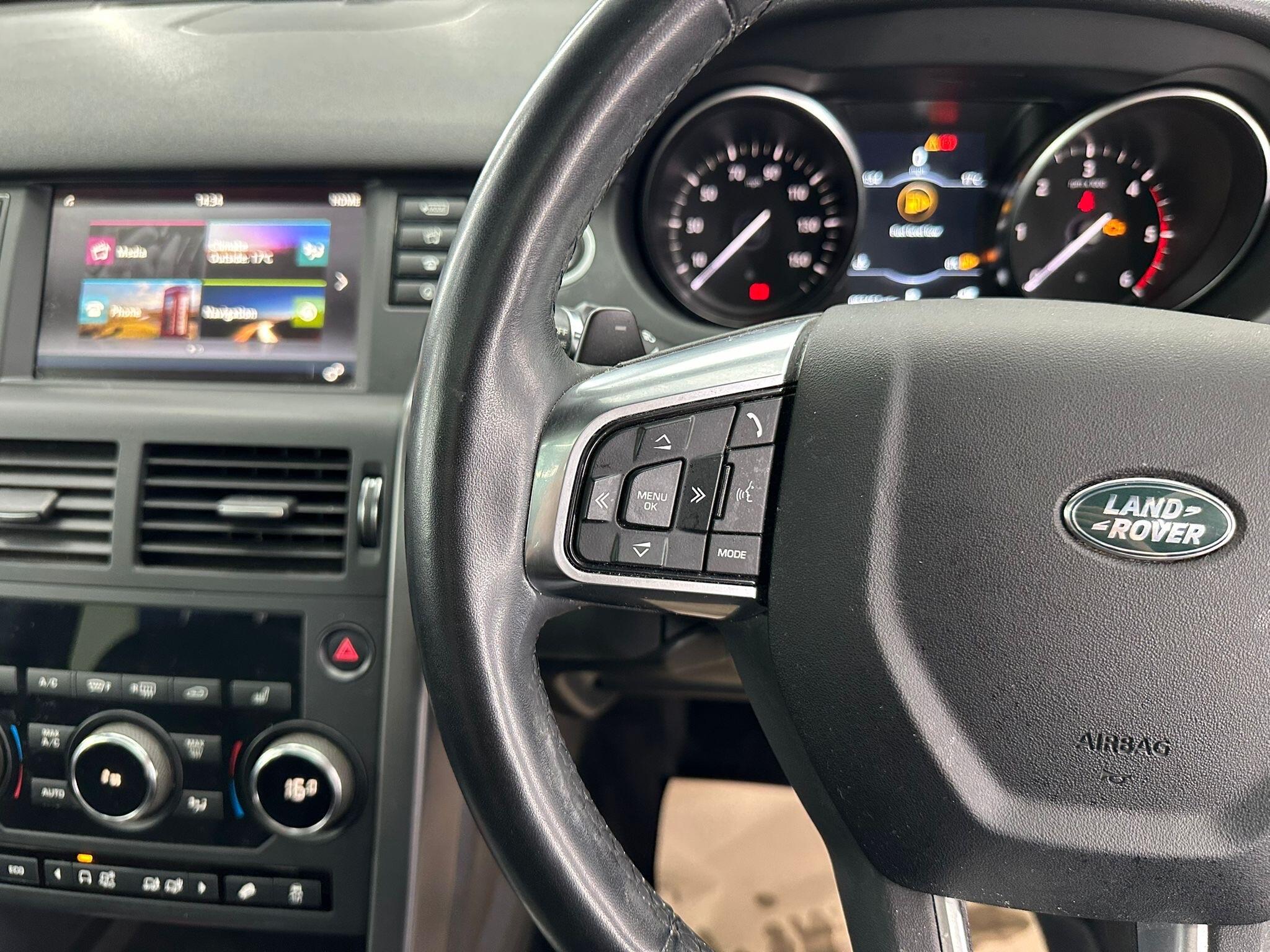 Land Rover Discovery Sport view 30