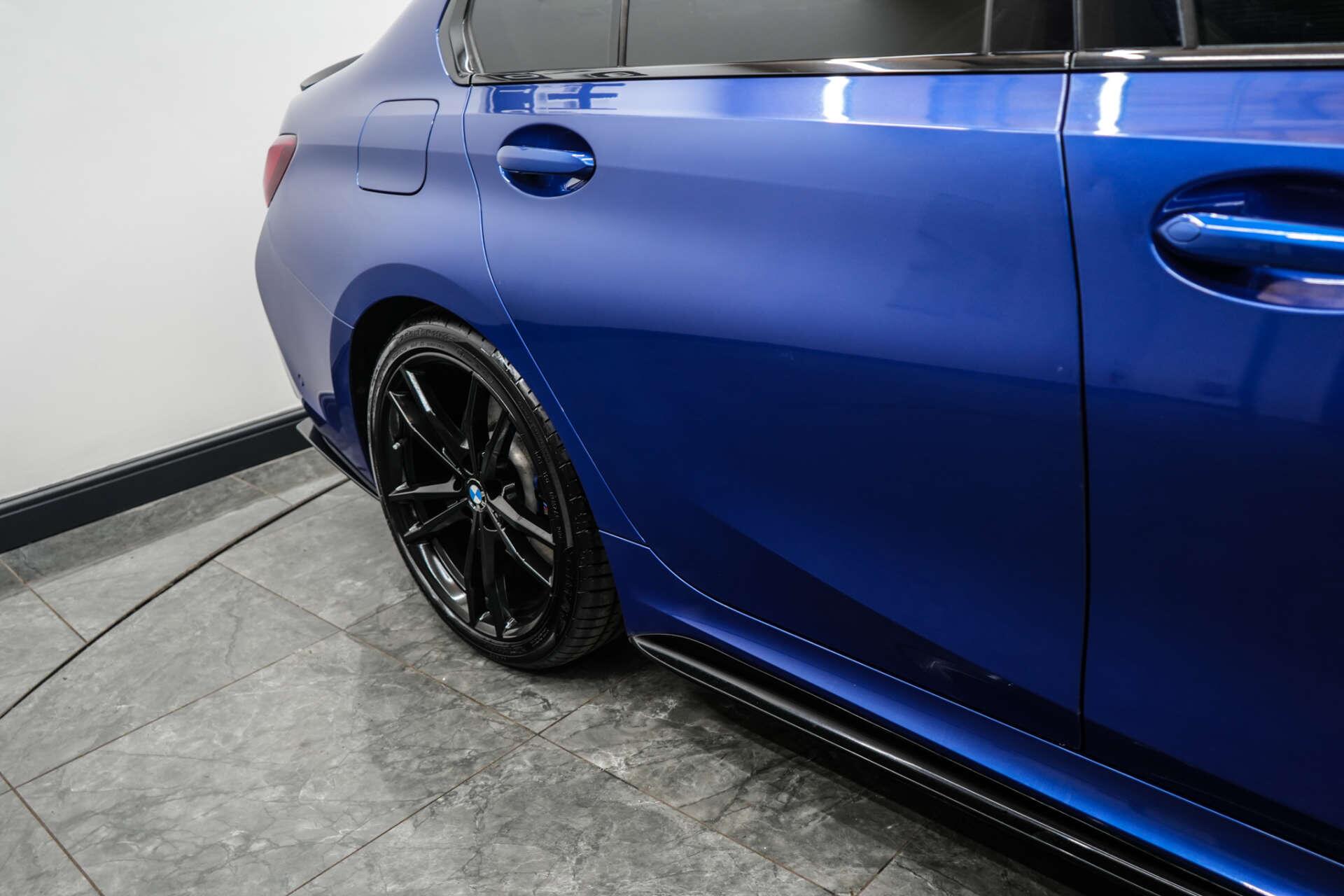 BMW 3 Series view 10