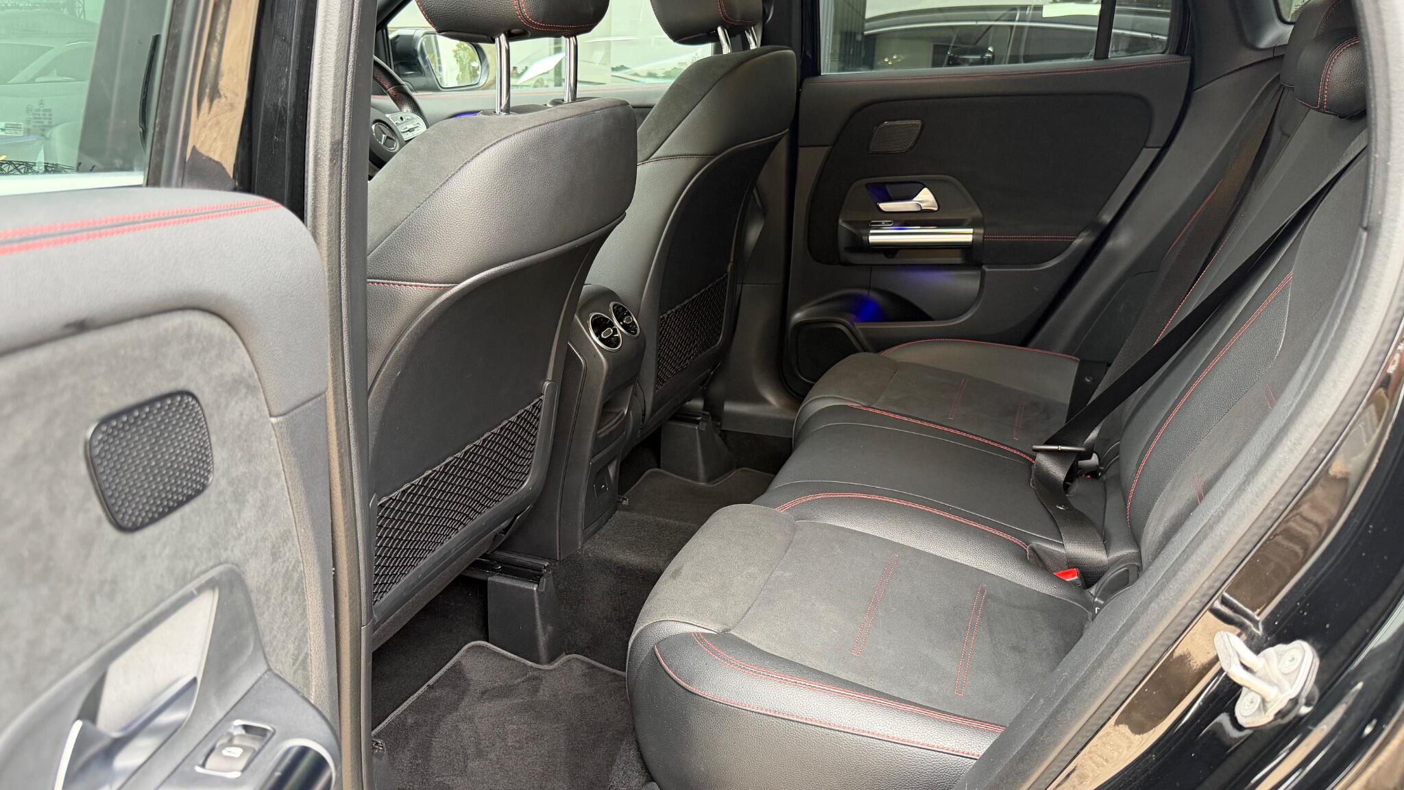 Mercedes-Benz Gla view 10
