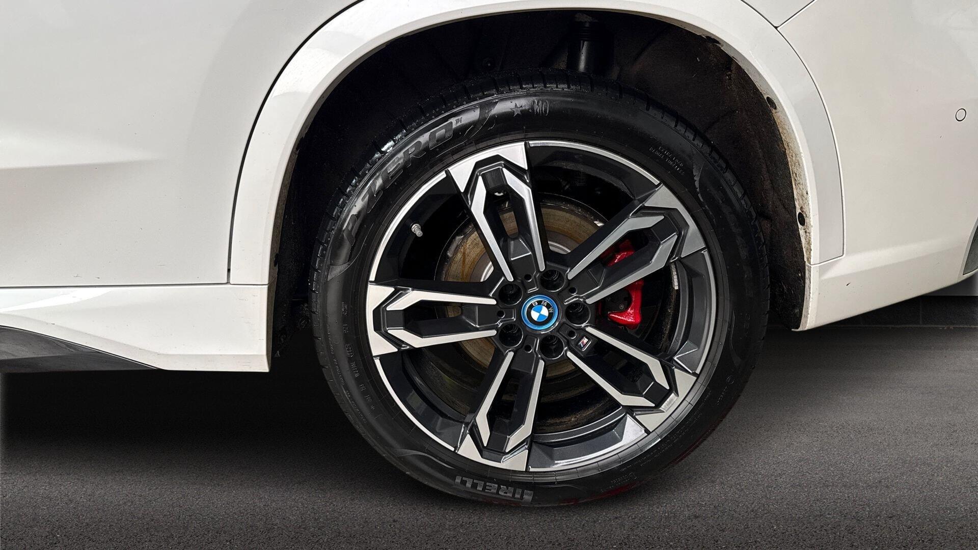BMW iX1 view 14