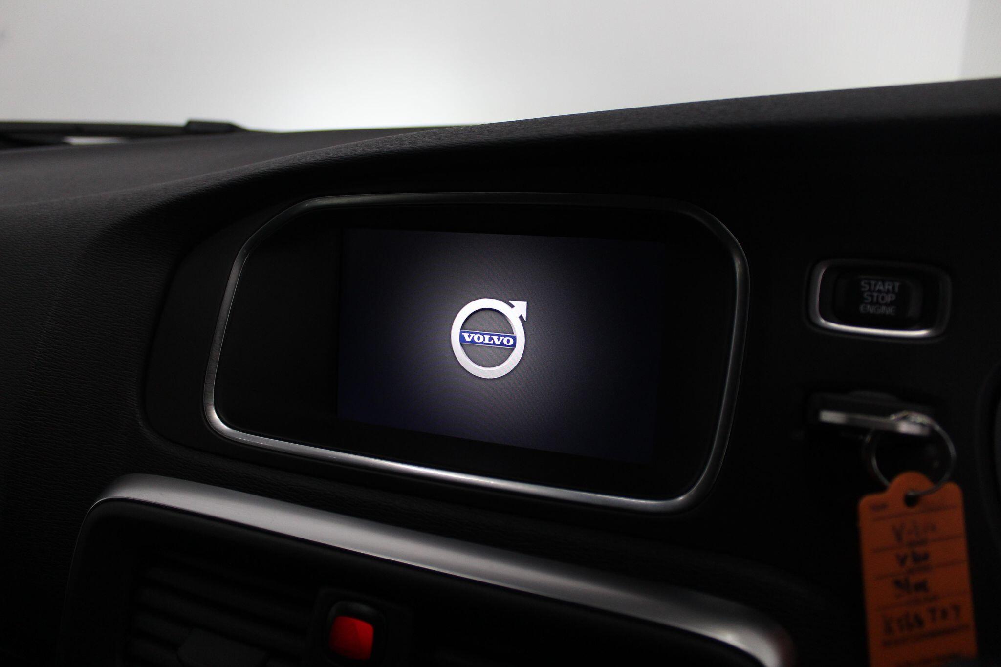 Volvo V40 view 34