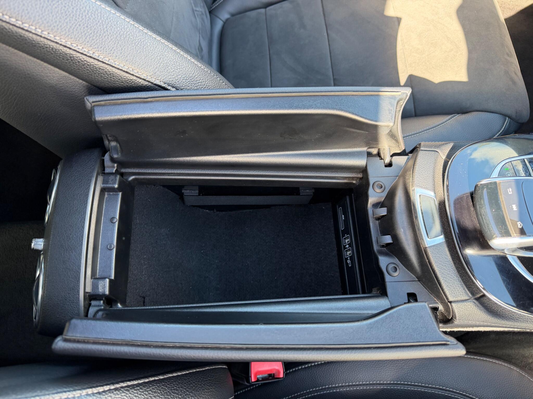Mercedes-Benz E-Class view 47