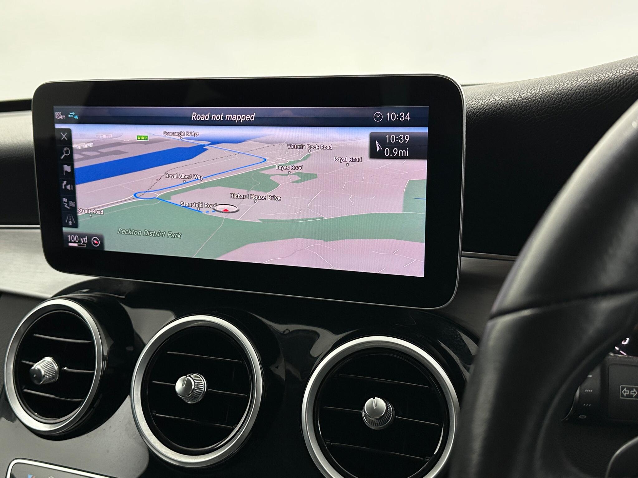 Mercedes-Benz C-Class view 24