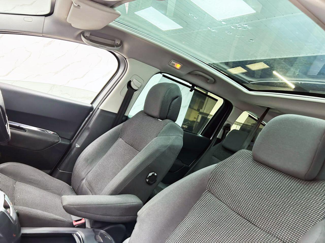 Peugeot 5008 view 13