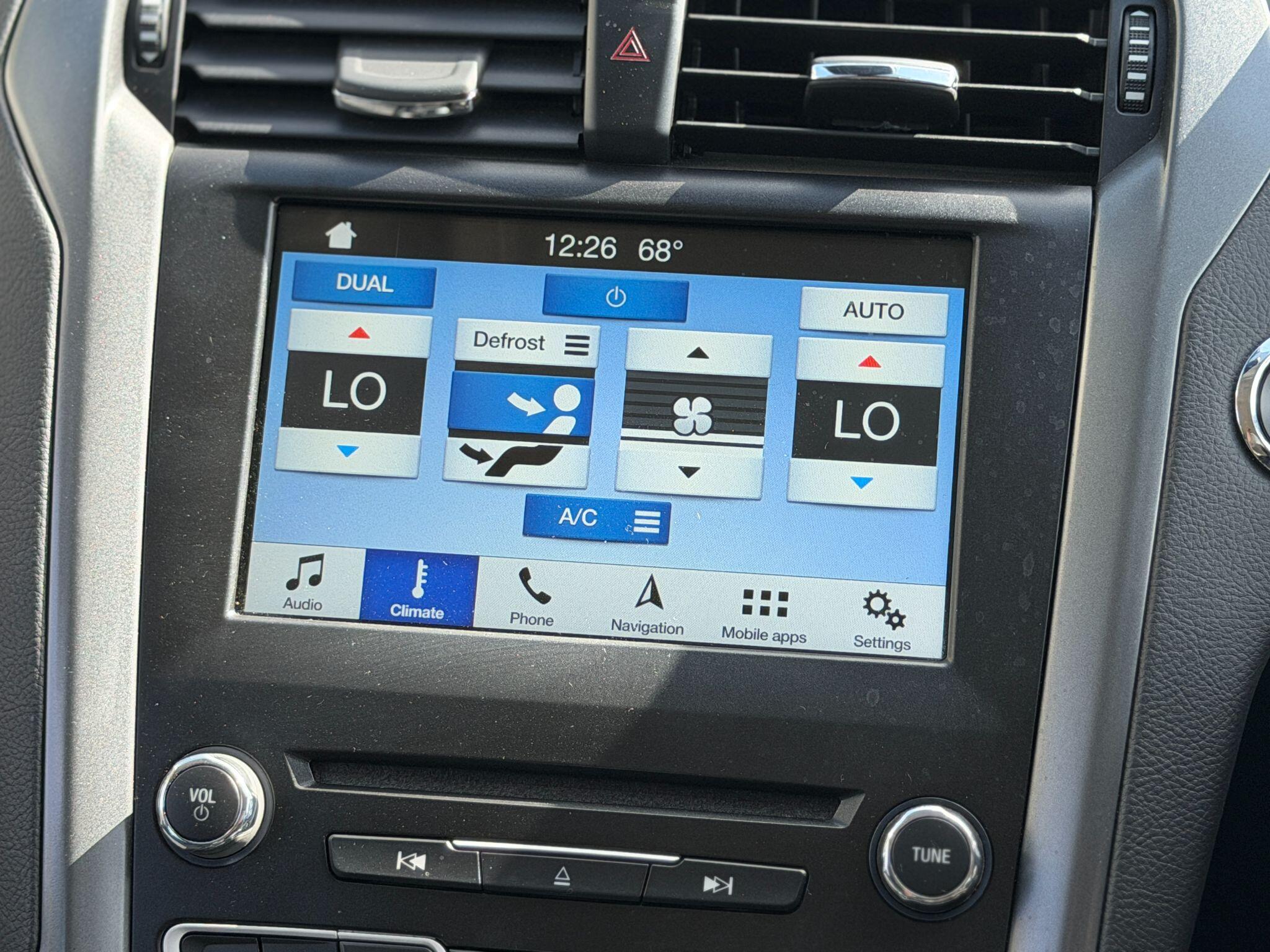 Ford Mondeo view 38