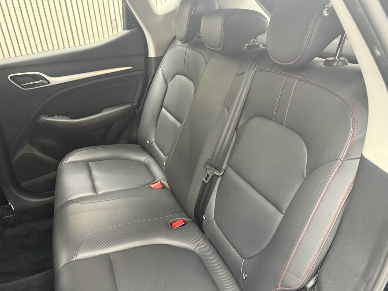 MG ZS view 7