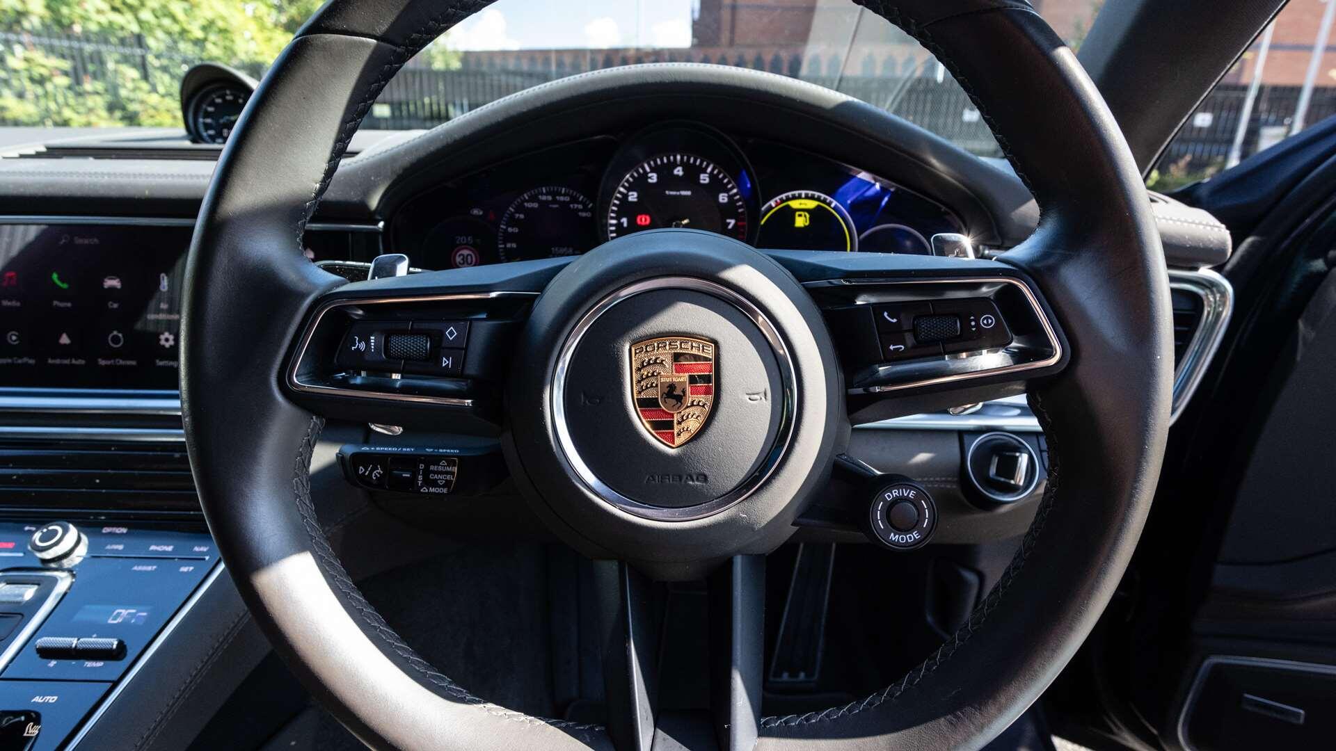 Porsche Panamera view 10