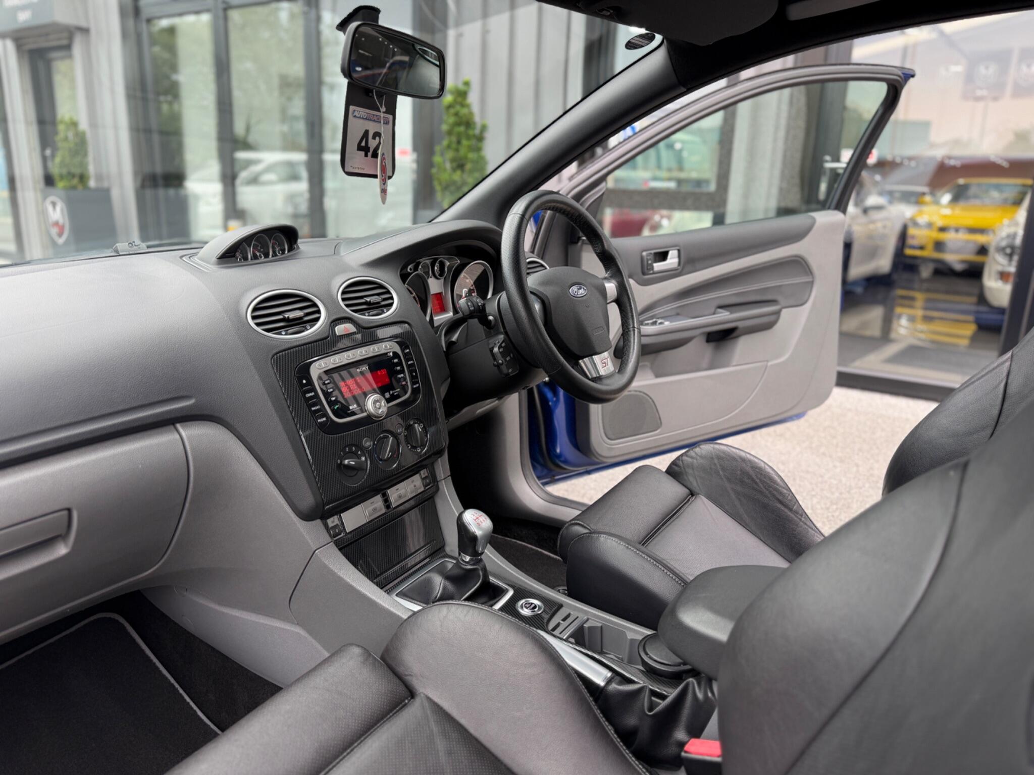 Ford Focus view 2