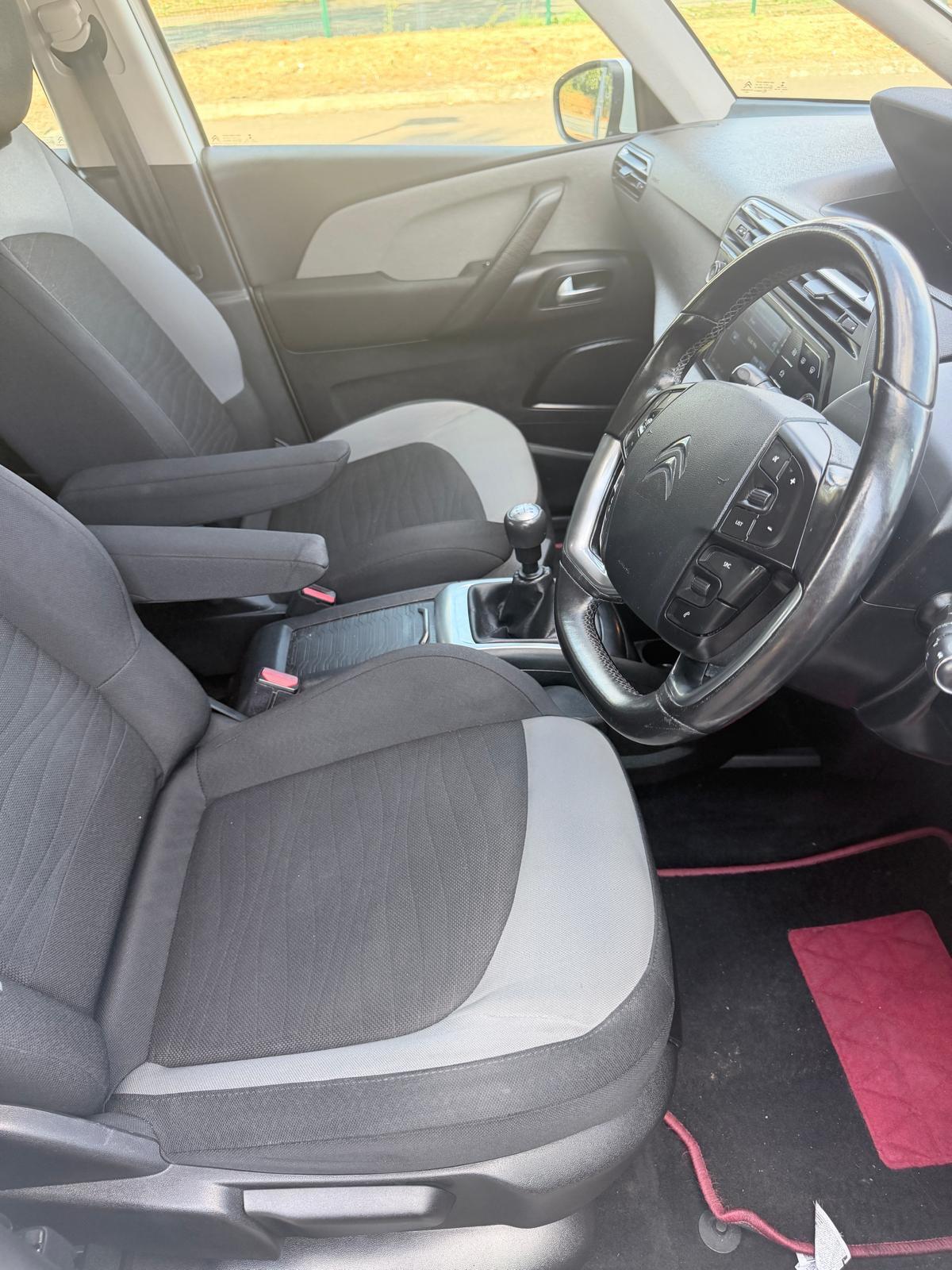 Citroen C4 Picasso view 19