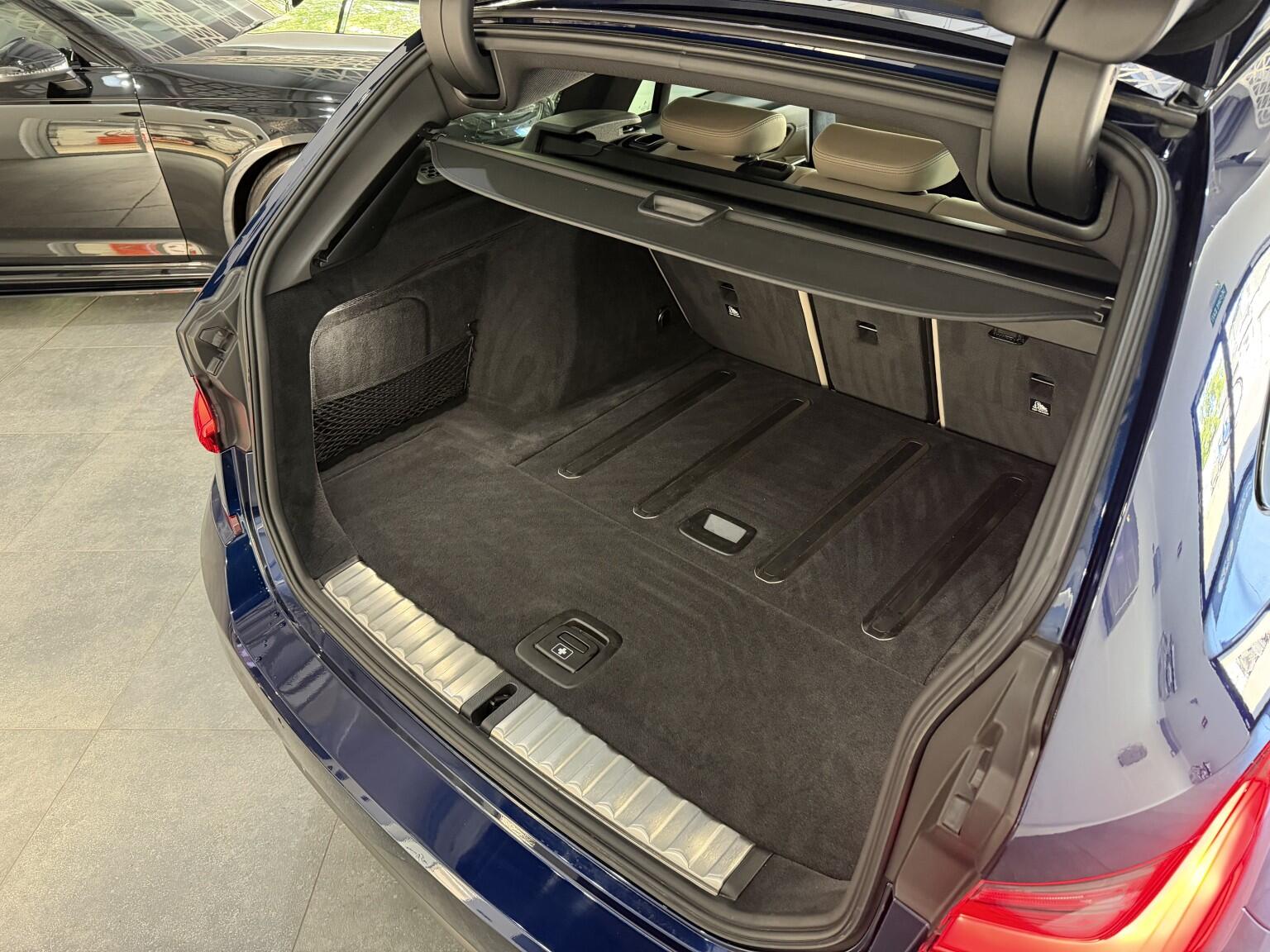 BMW 3 Series view 38