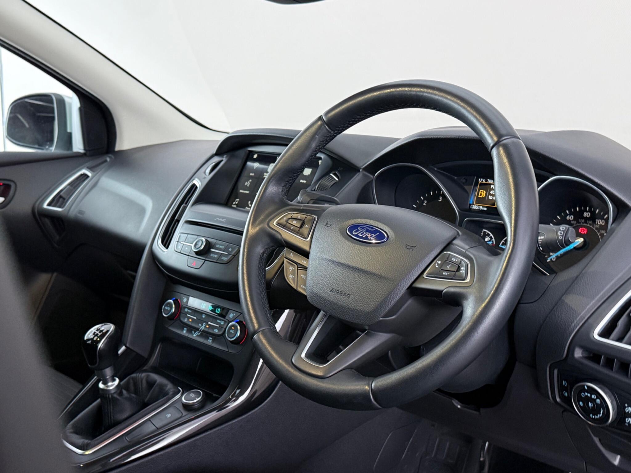 Ford Focus view 2