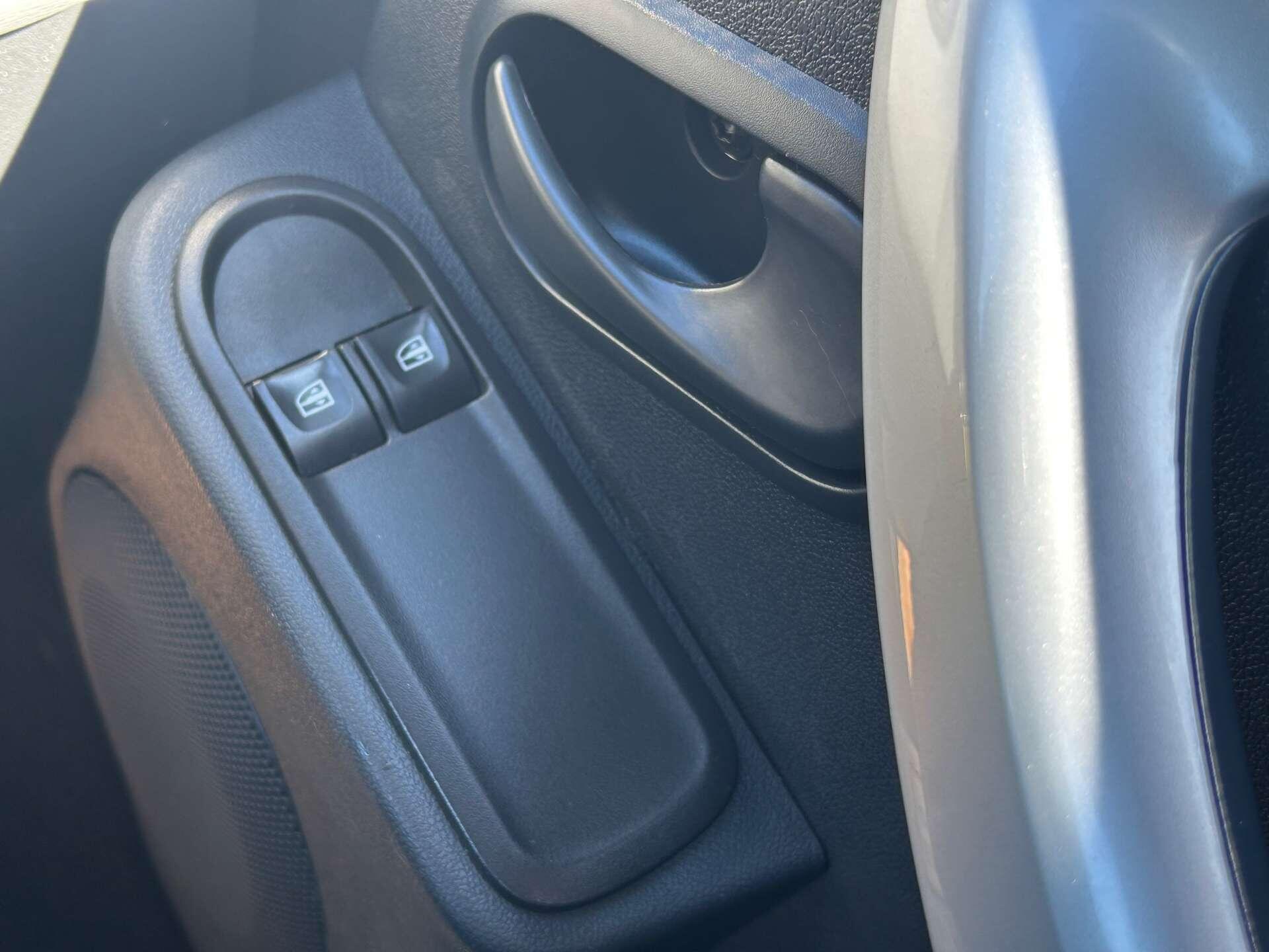 Dacia Duster view 14