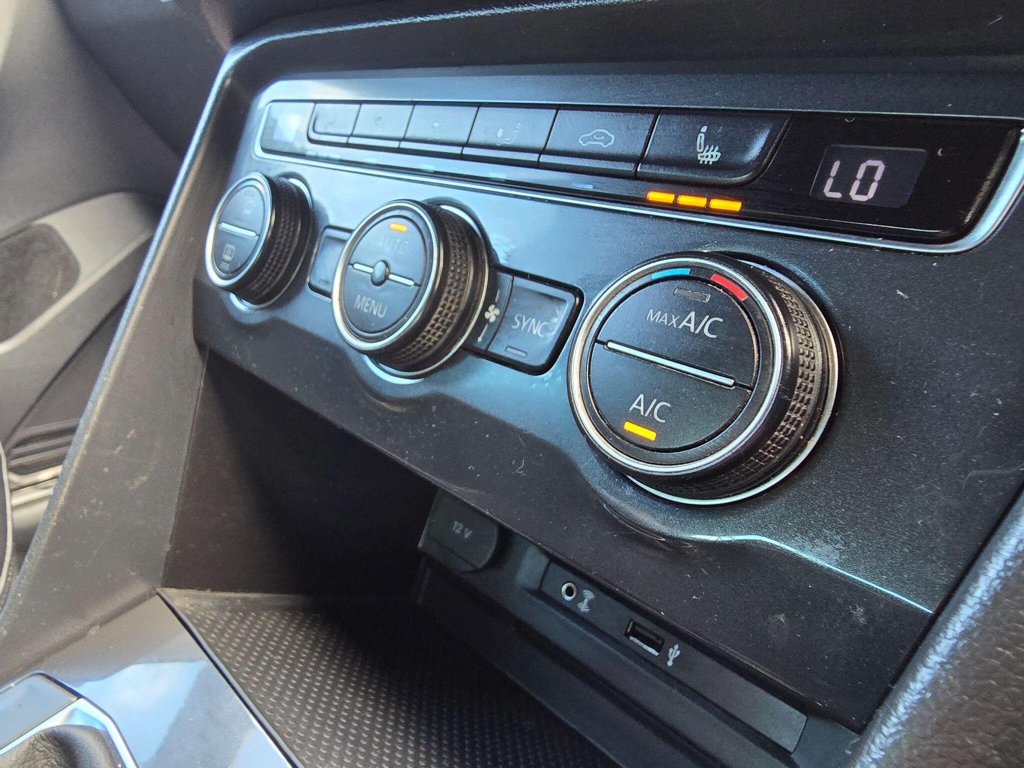 Volkswagen Tiguan view 20
