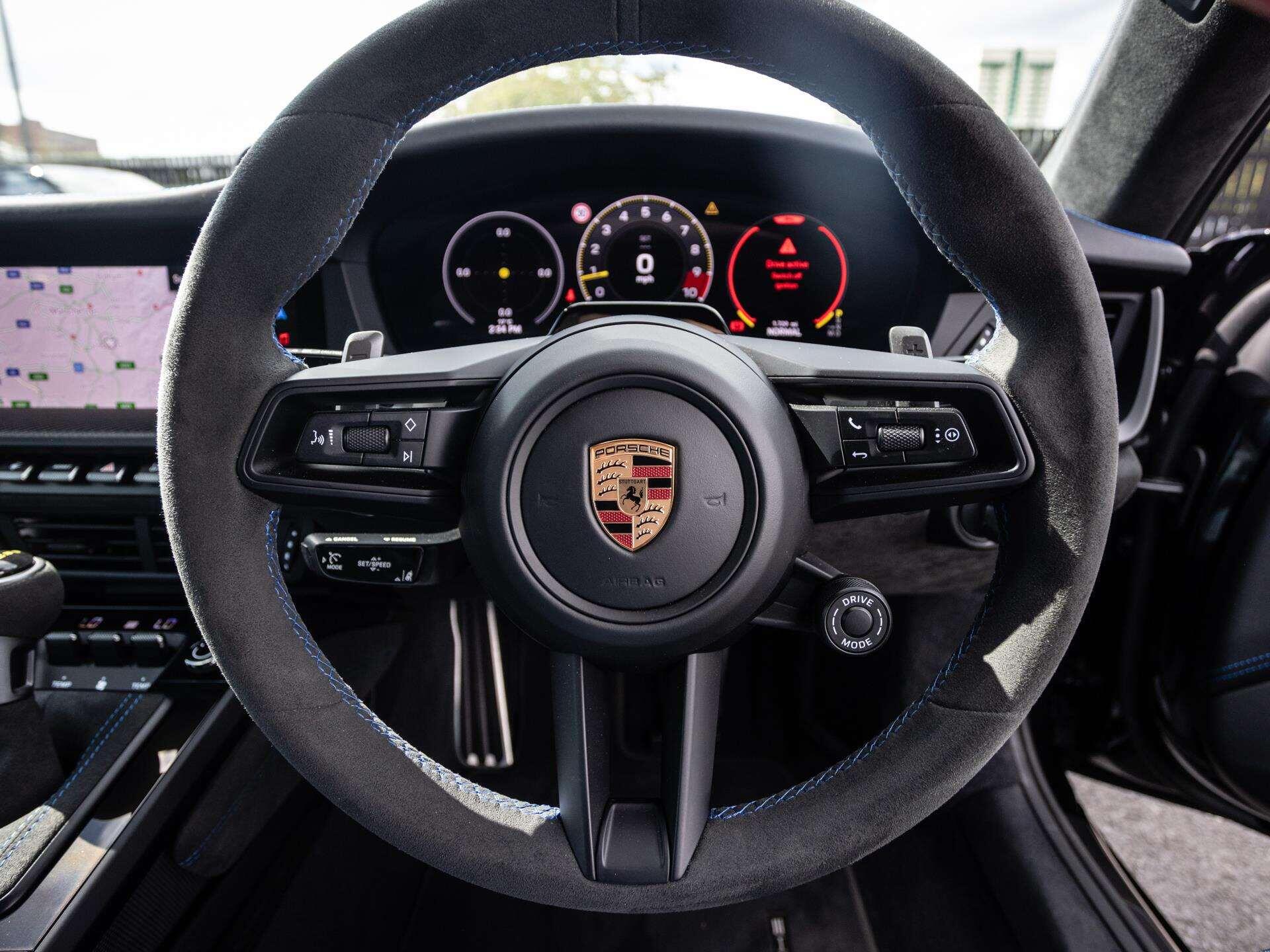 Porsche 911 view 11