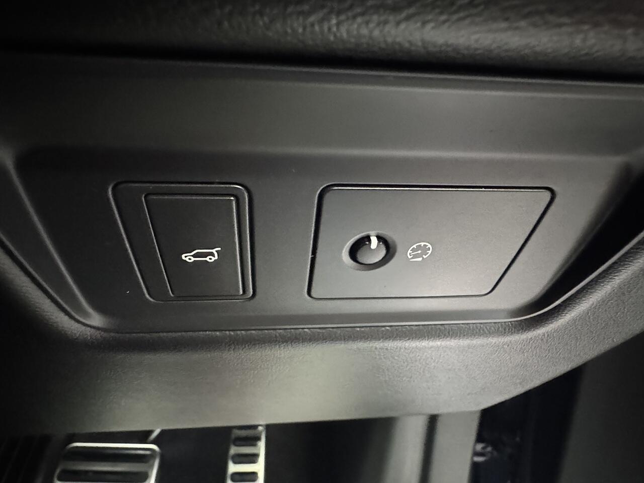 Land Rover Range Rover Sport view 26