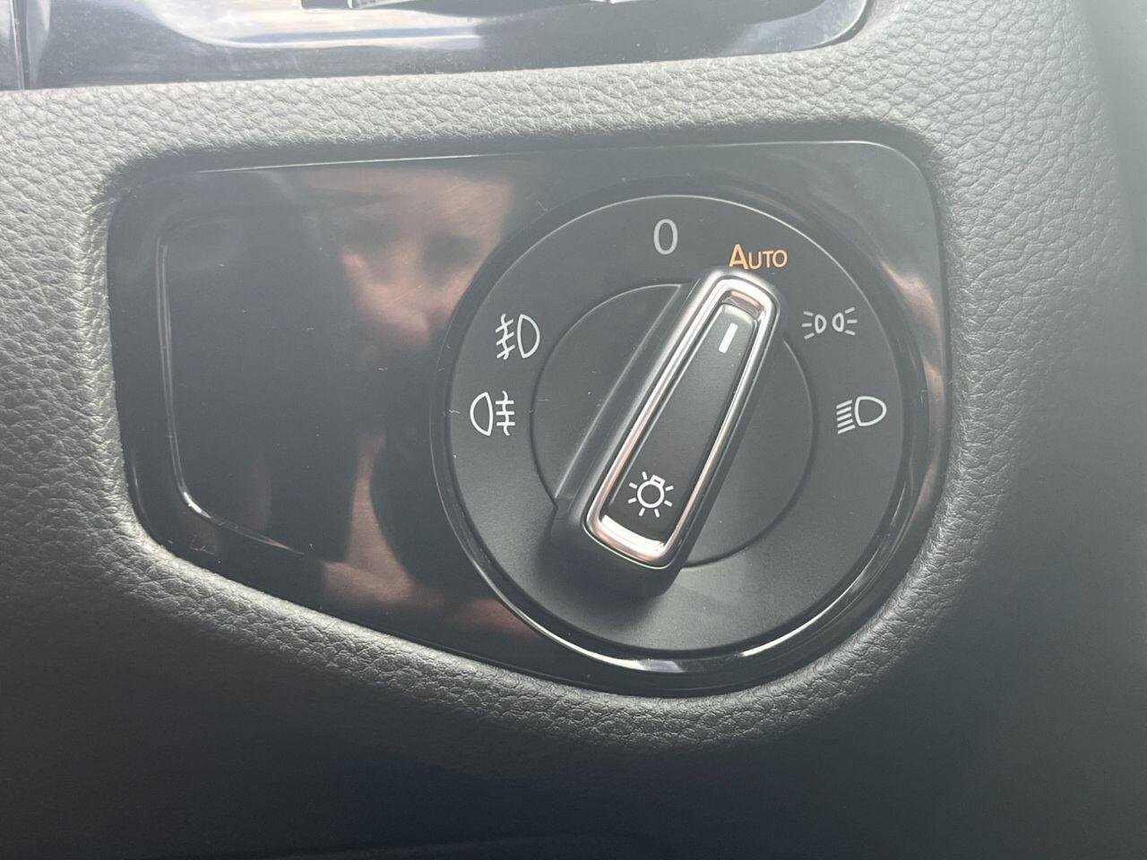Volkswagen Golf view 16