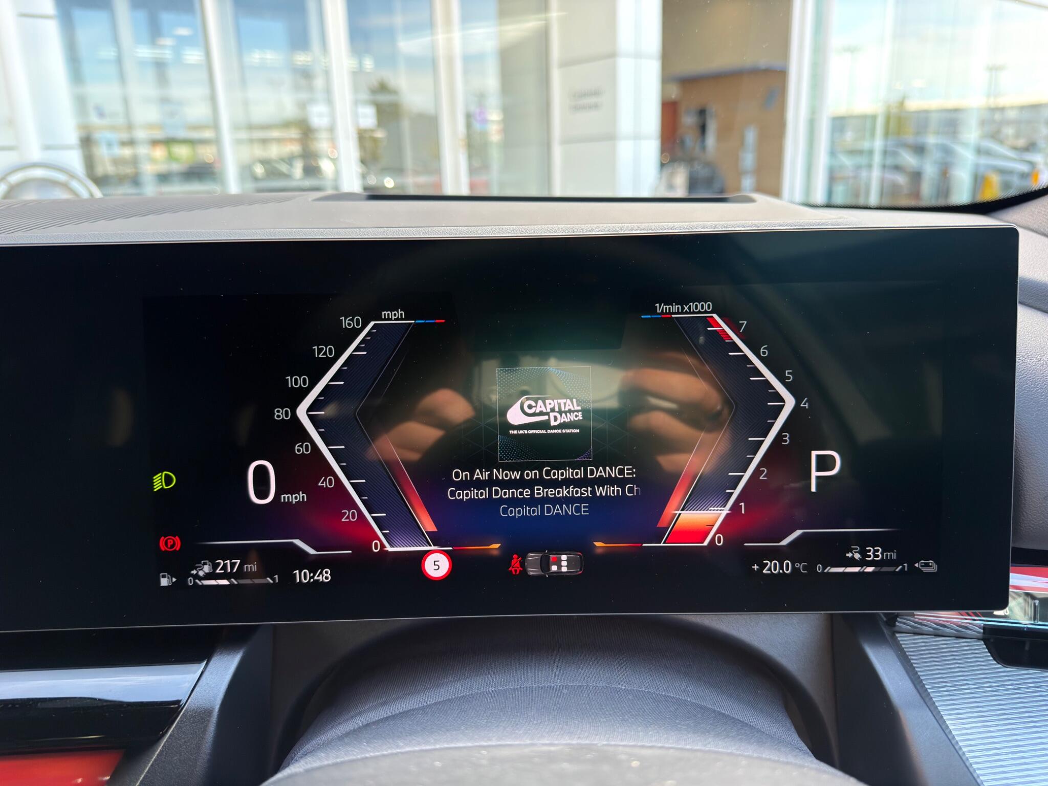 BMW 5 Series view 37