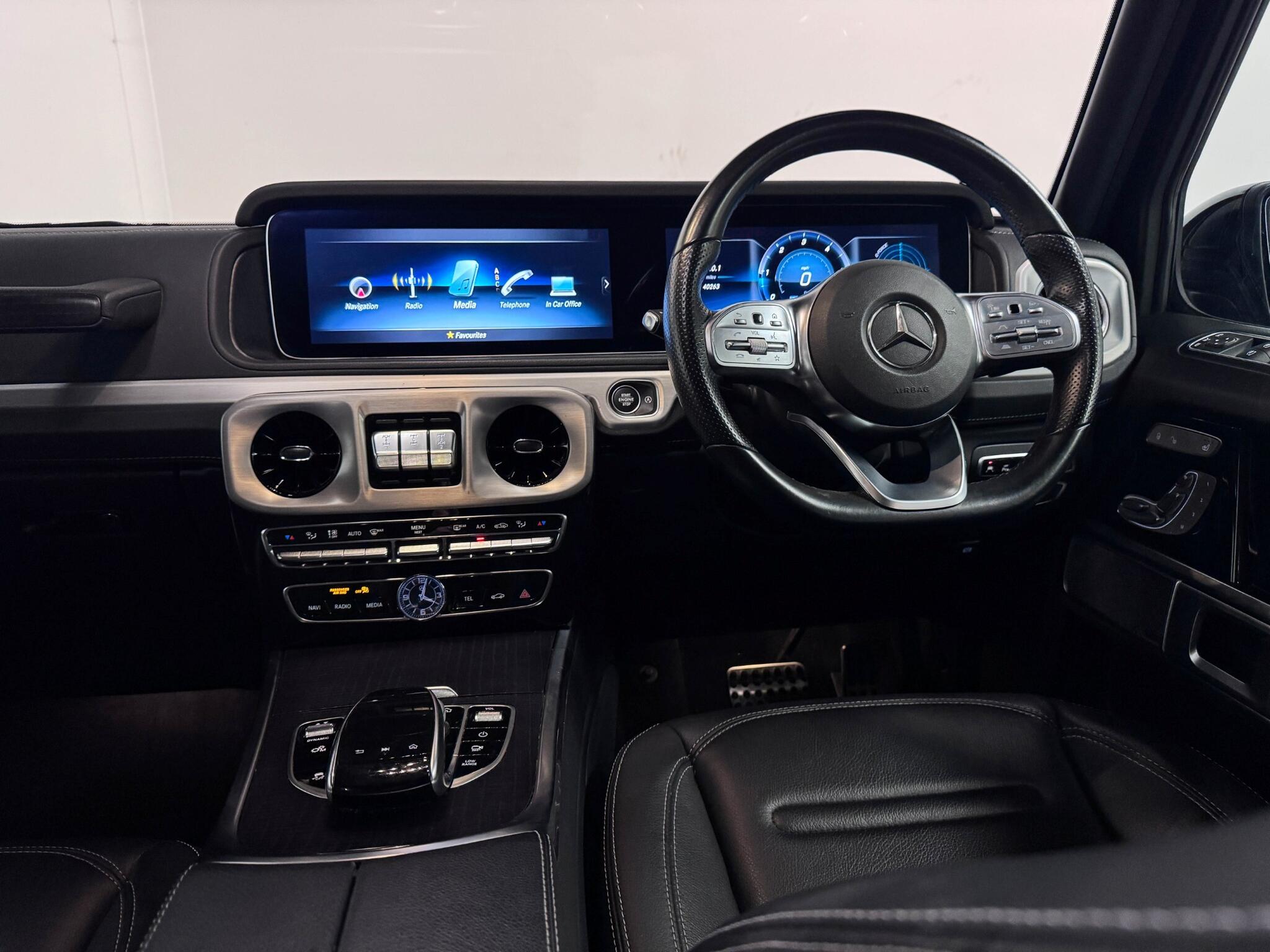 Mercedes-Benz G-Class view 32