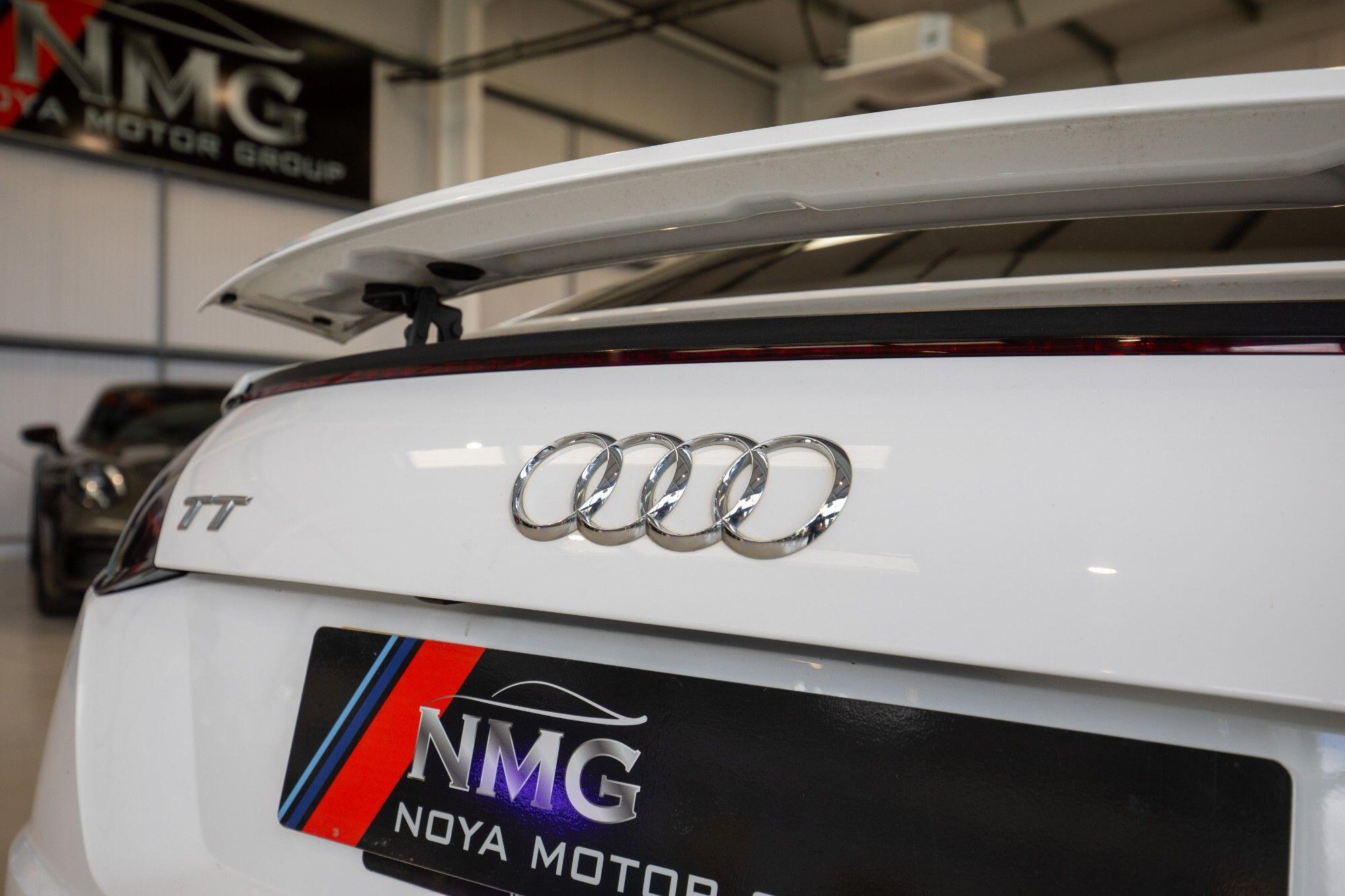 Audi TT view 12