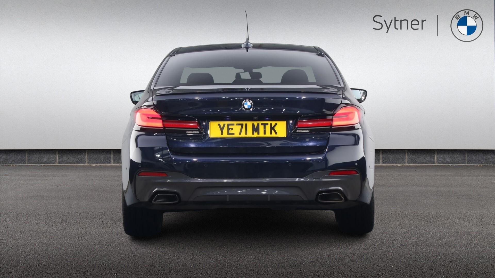 BMW 5 Series view 15
