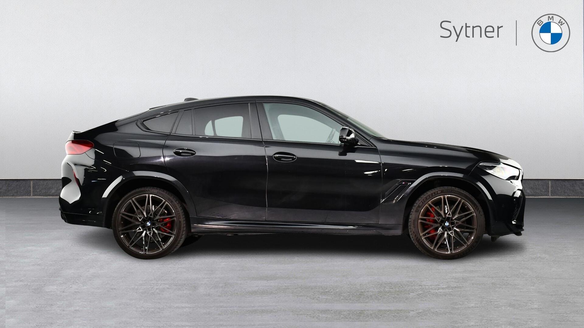 BMW X6 M view 3