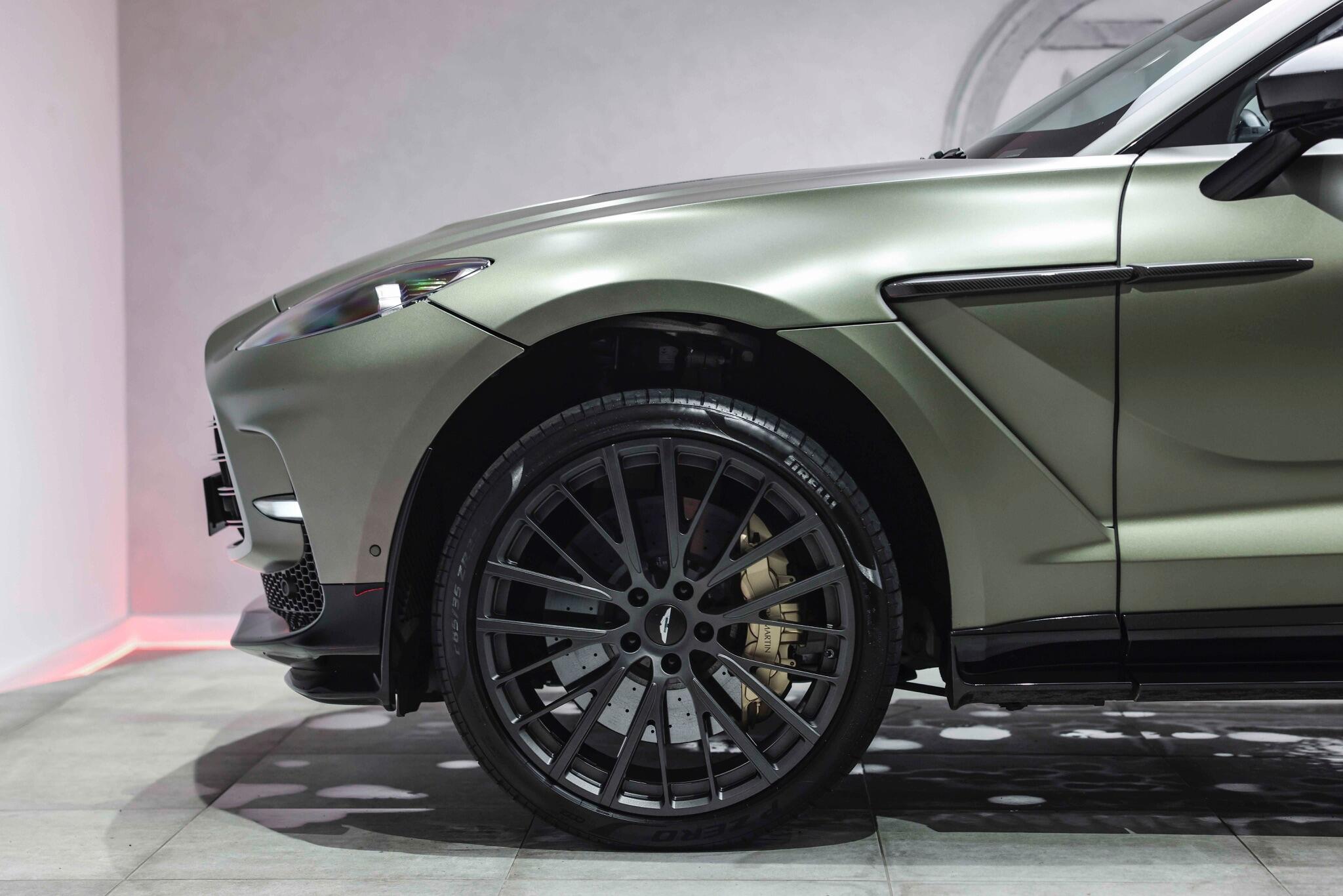 Aston Martin DBX view 4