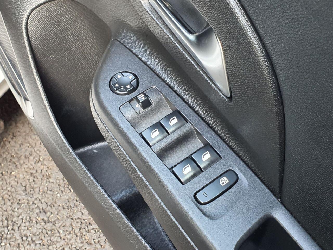 Vauxhall Corsa view 28