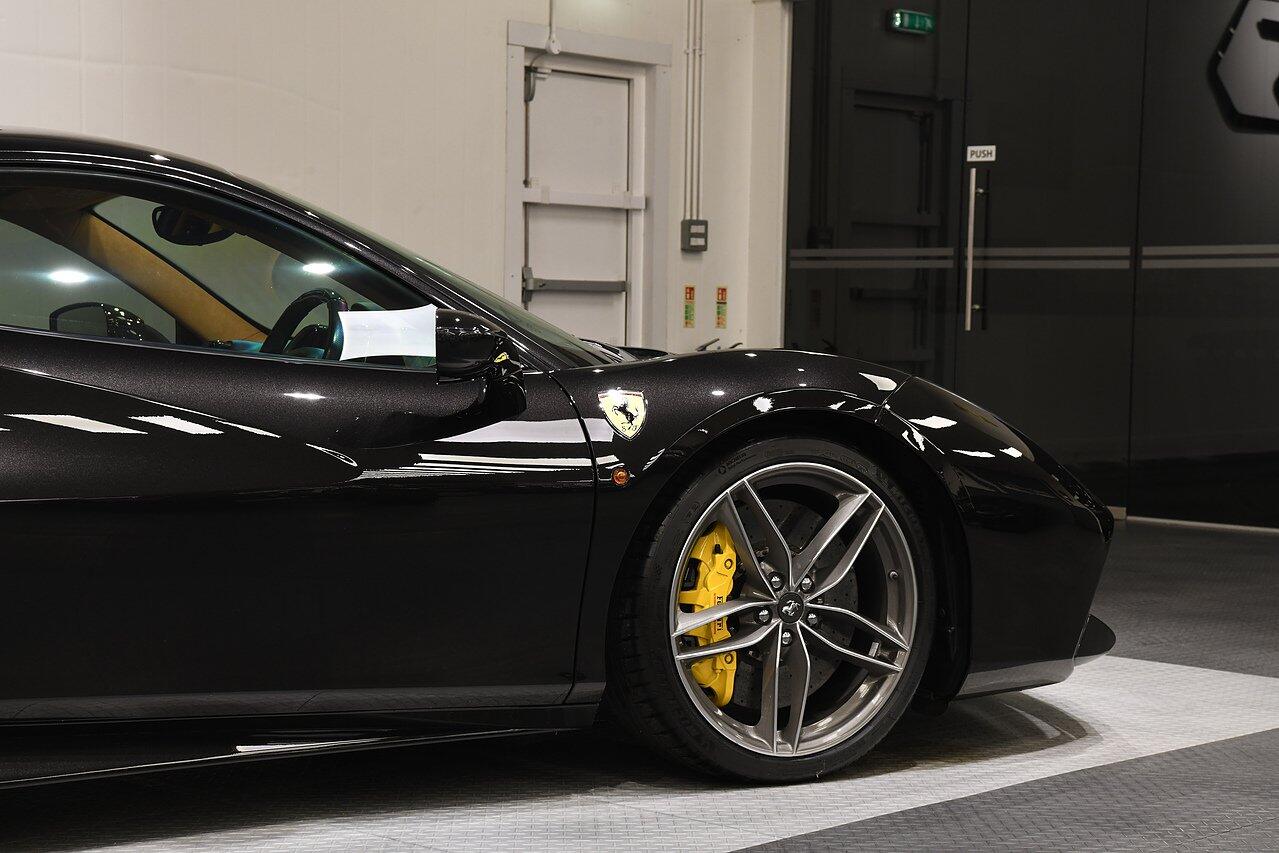 Ferrari 488 view 37